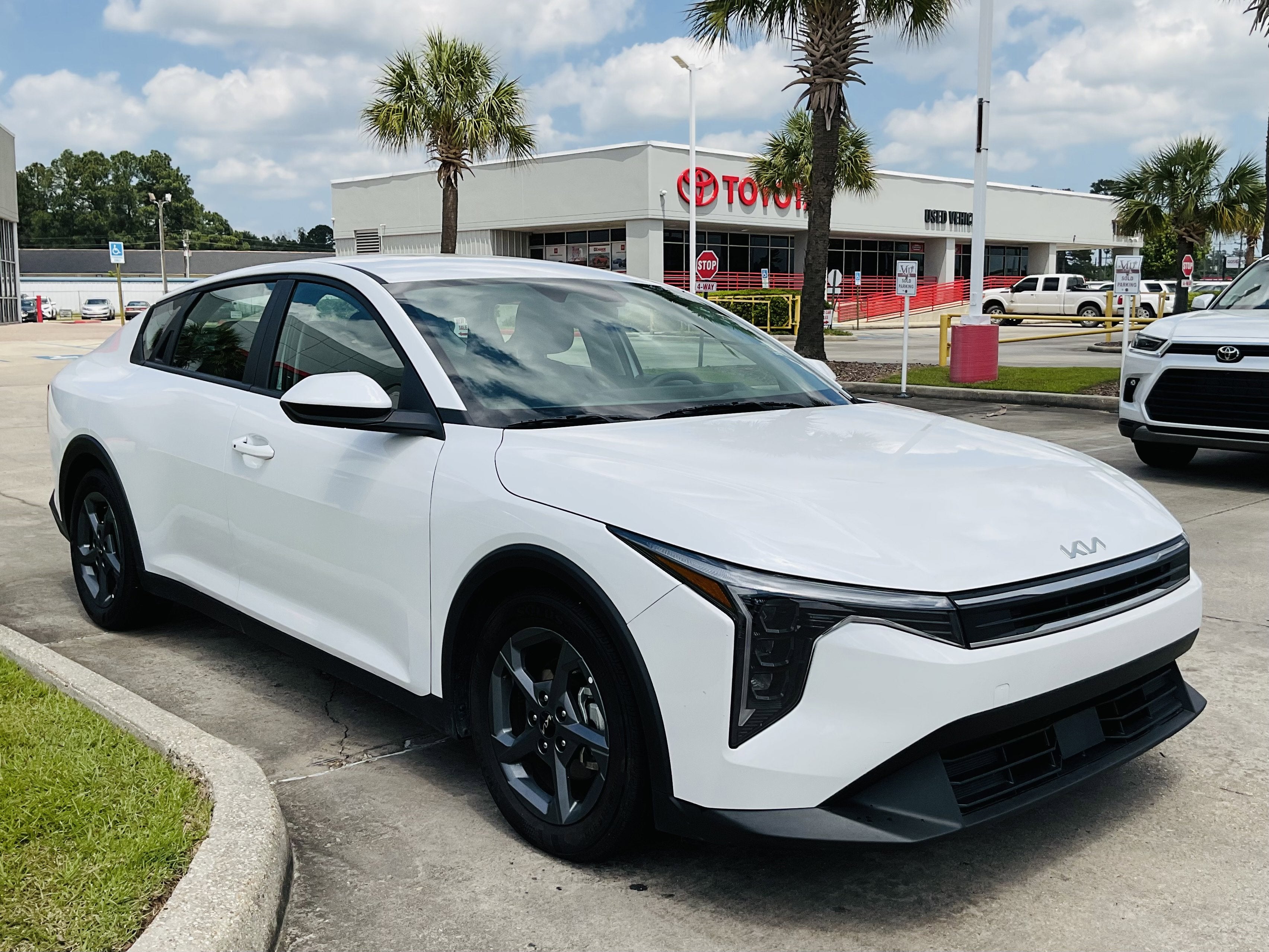2025 Kia K4 LXS
