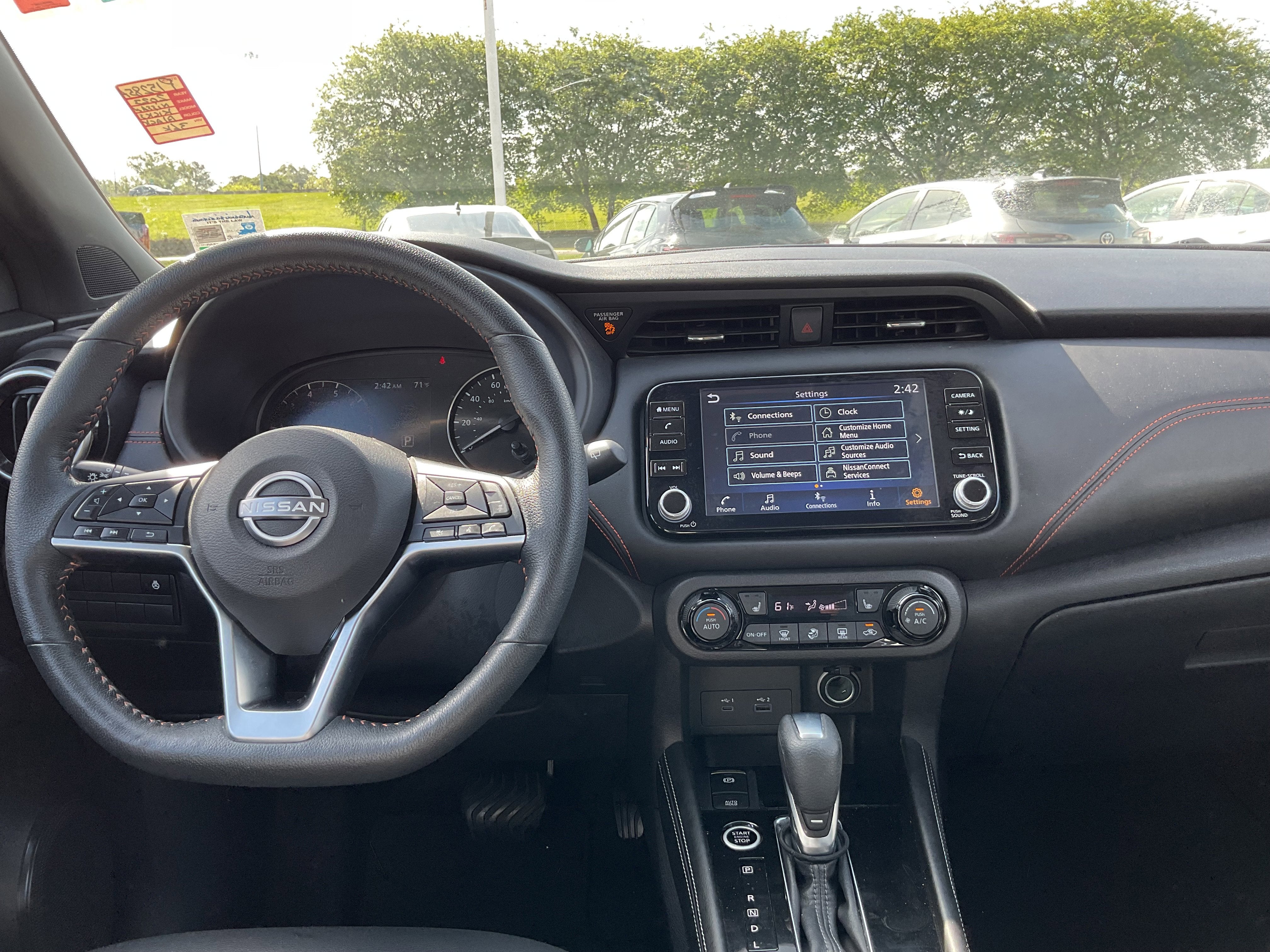 2023 Nissan Kicks SR