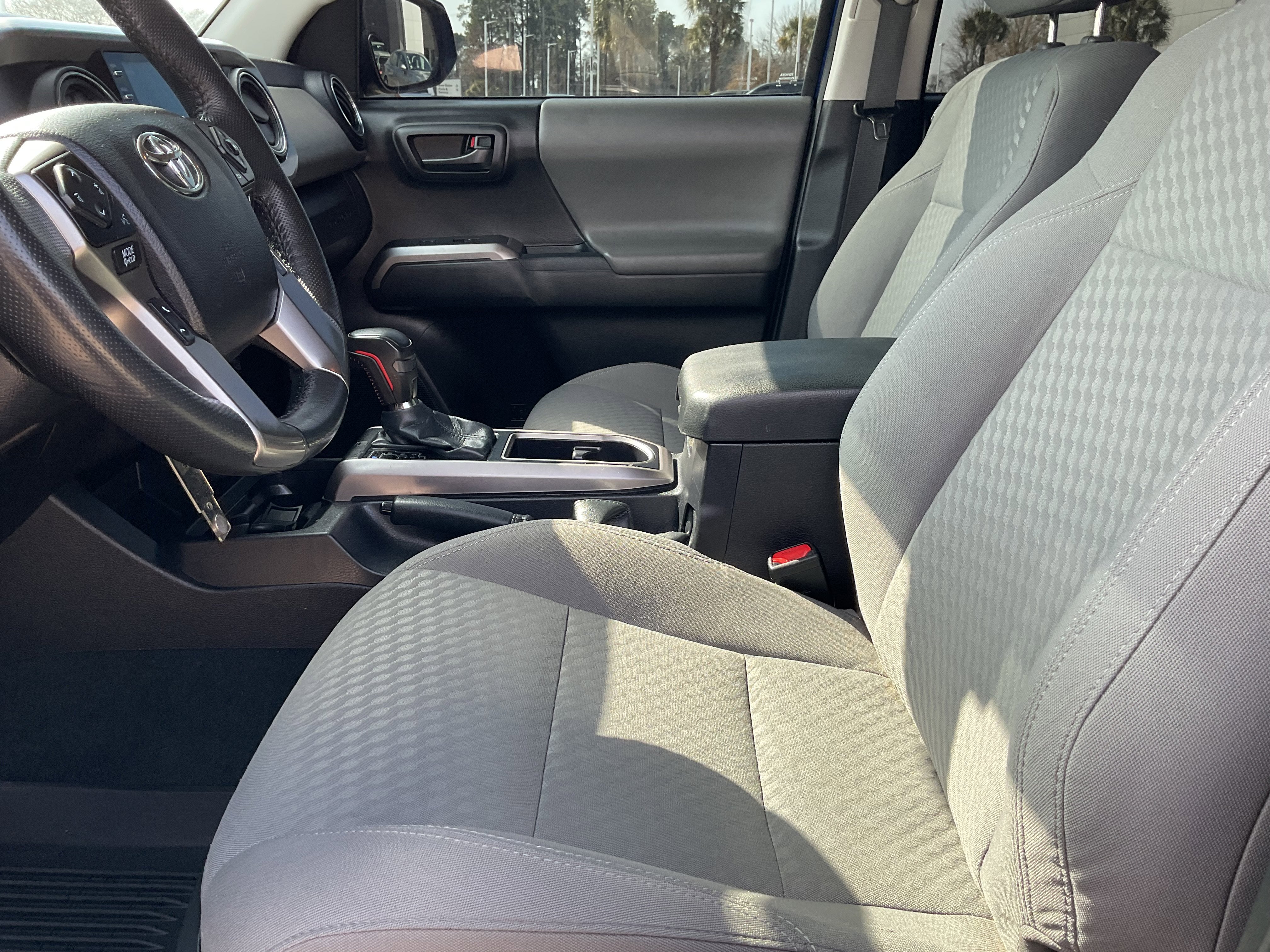 2022 Toyota TACOMA SR5 SR5