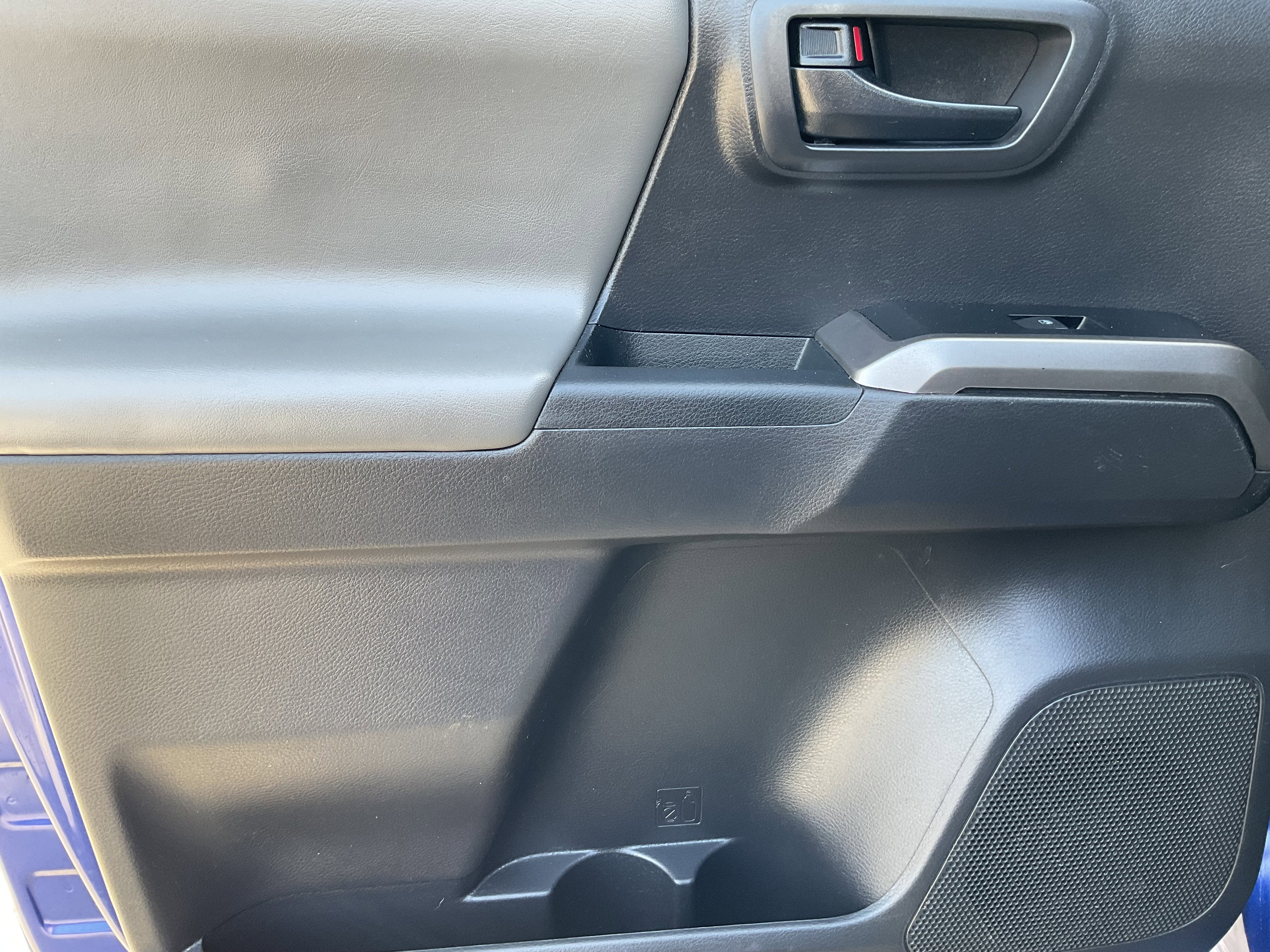 2022 Toyota TACOMA SR5 SR5