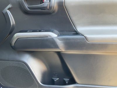 2022 Toyota TACOMA SR5 SR5