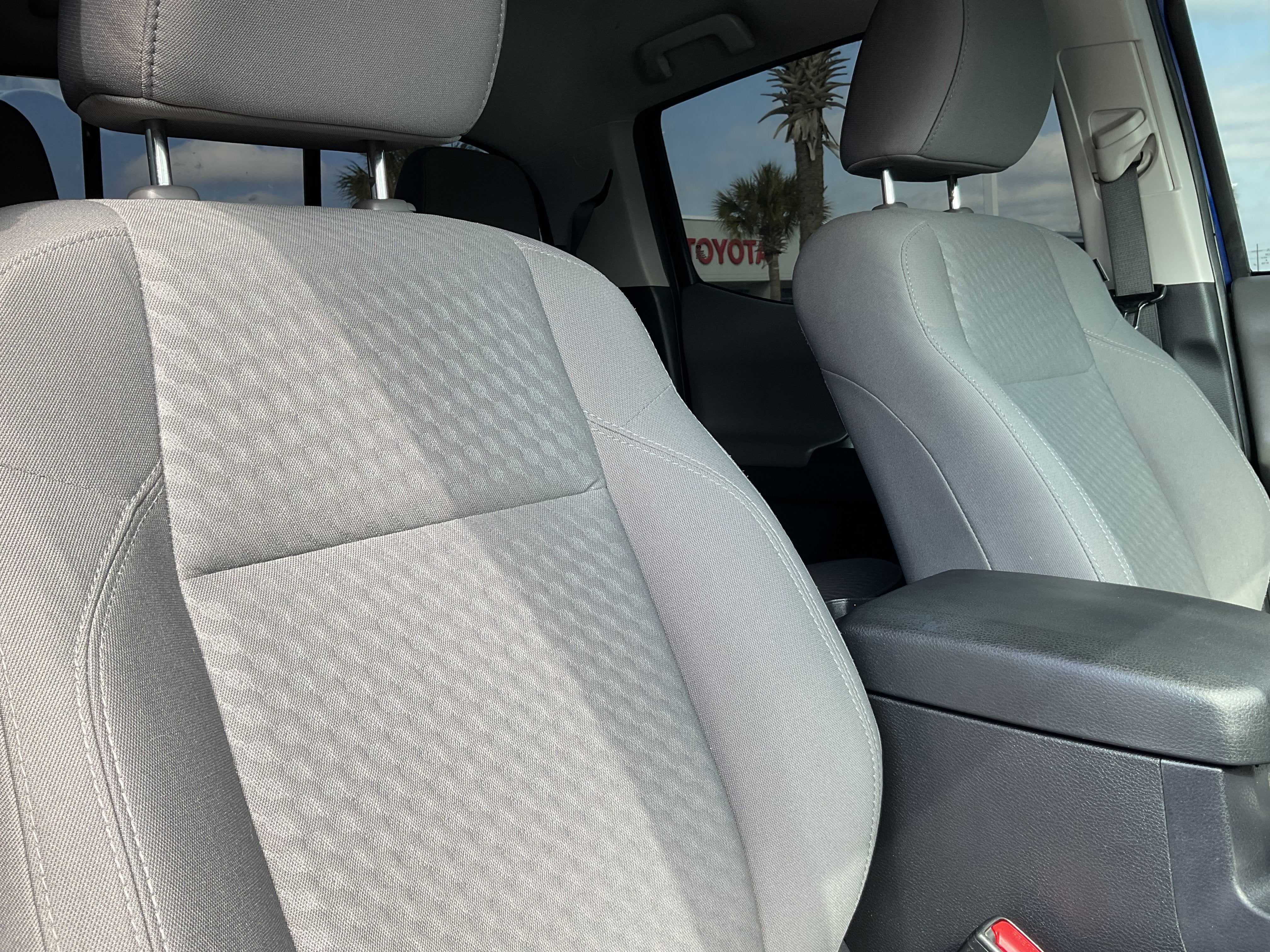 2022 Toyota TACOMA SR5 SR5