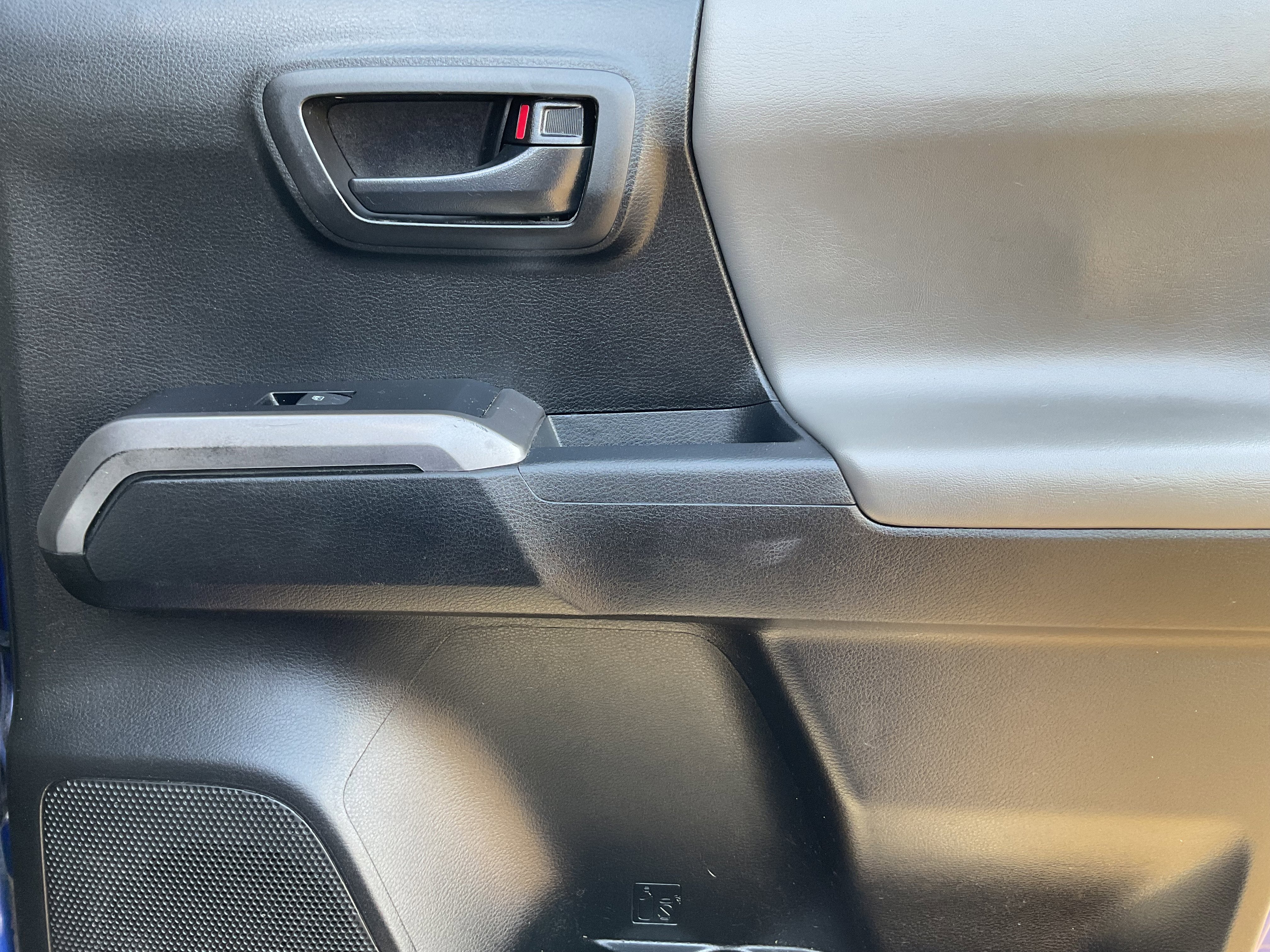 2022 Toyota TACOMA SR5 SR5