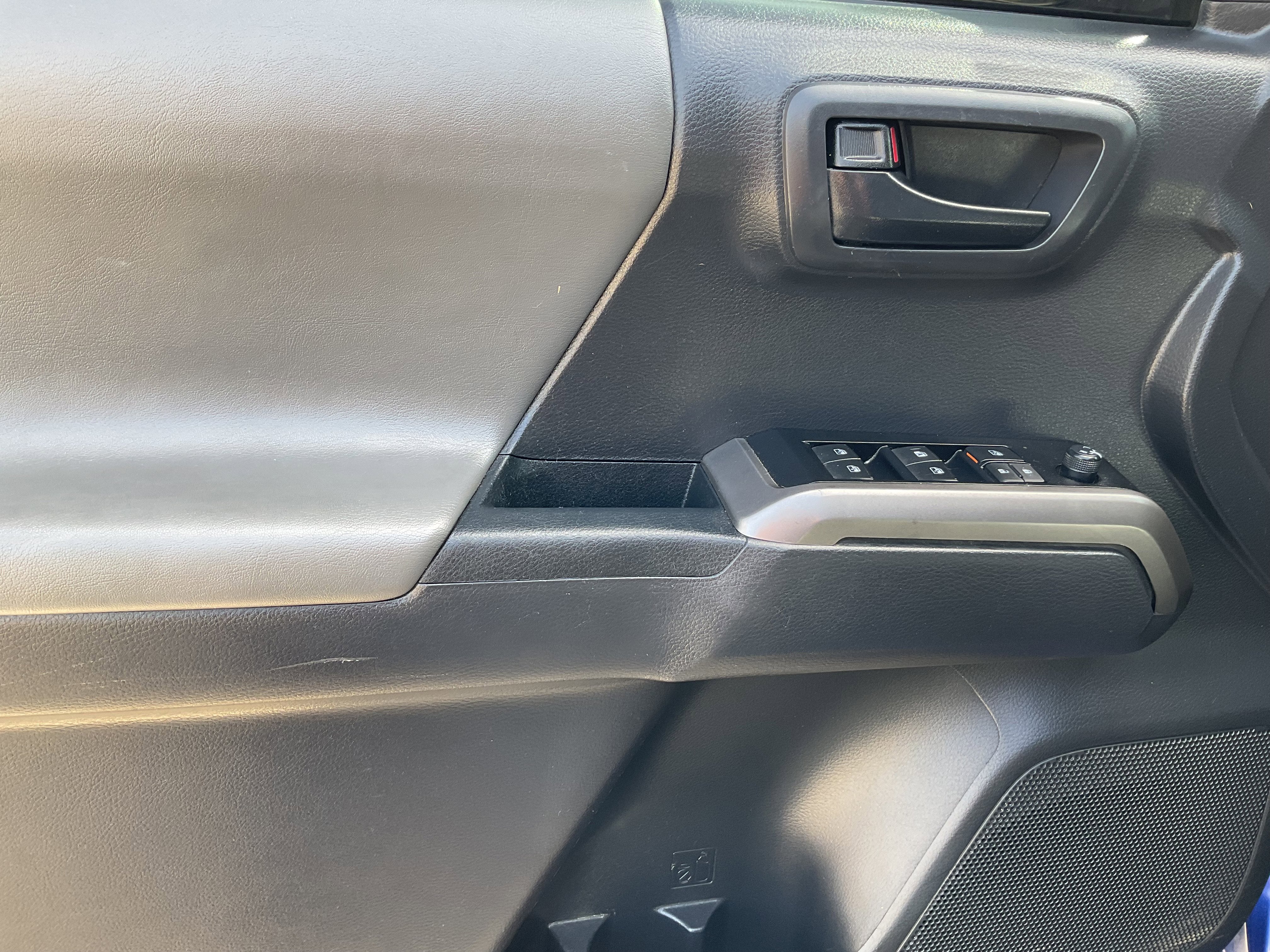 2022 Toyota TACOMA SR5 SR5