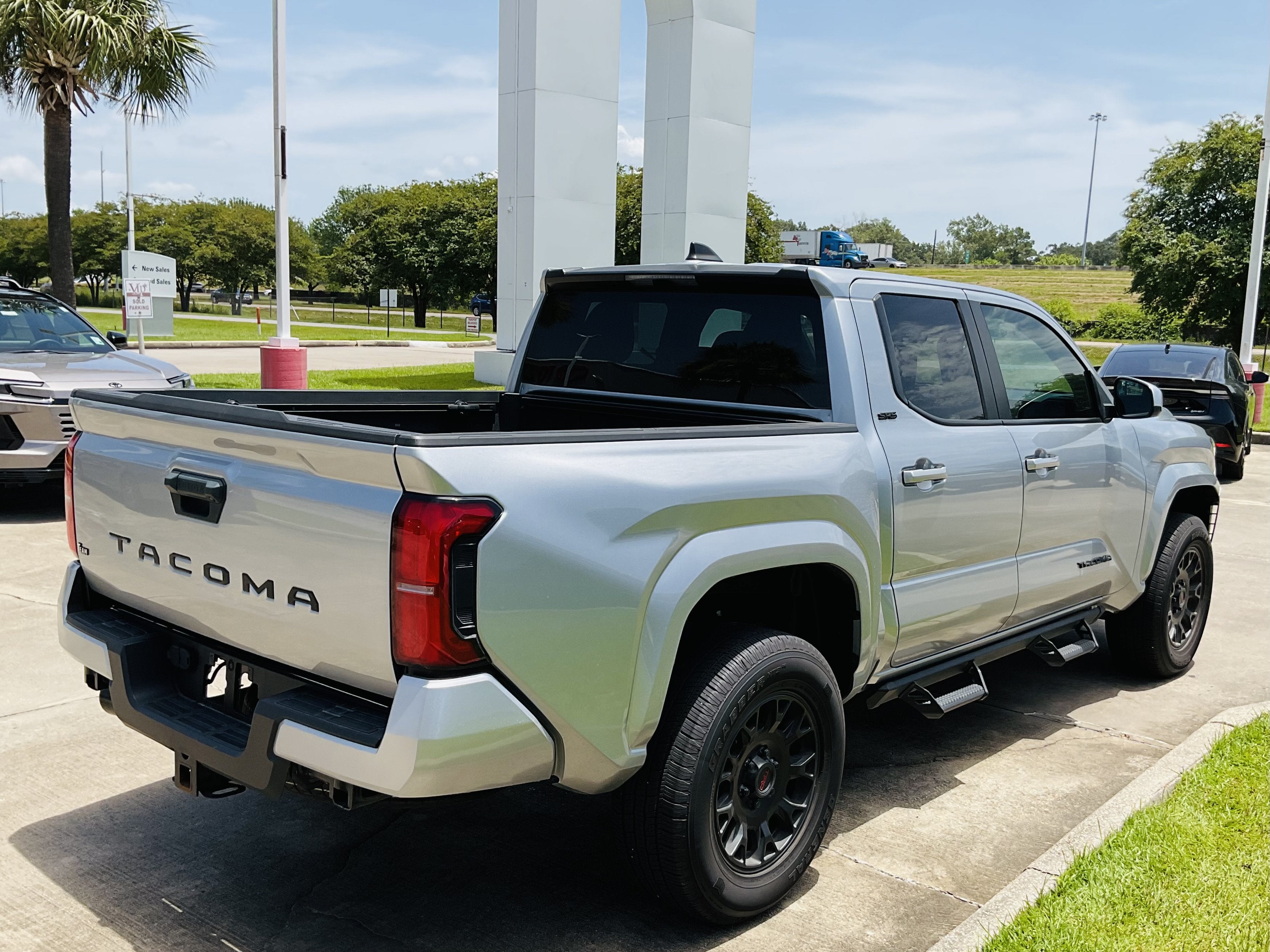 2025 Toyota Tacoma SR5
