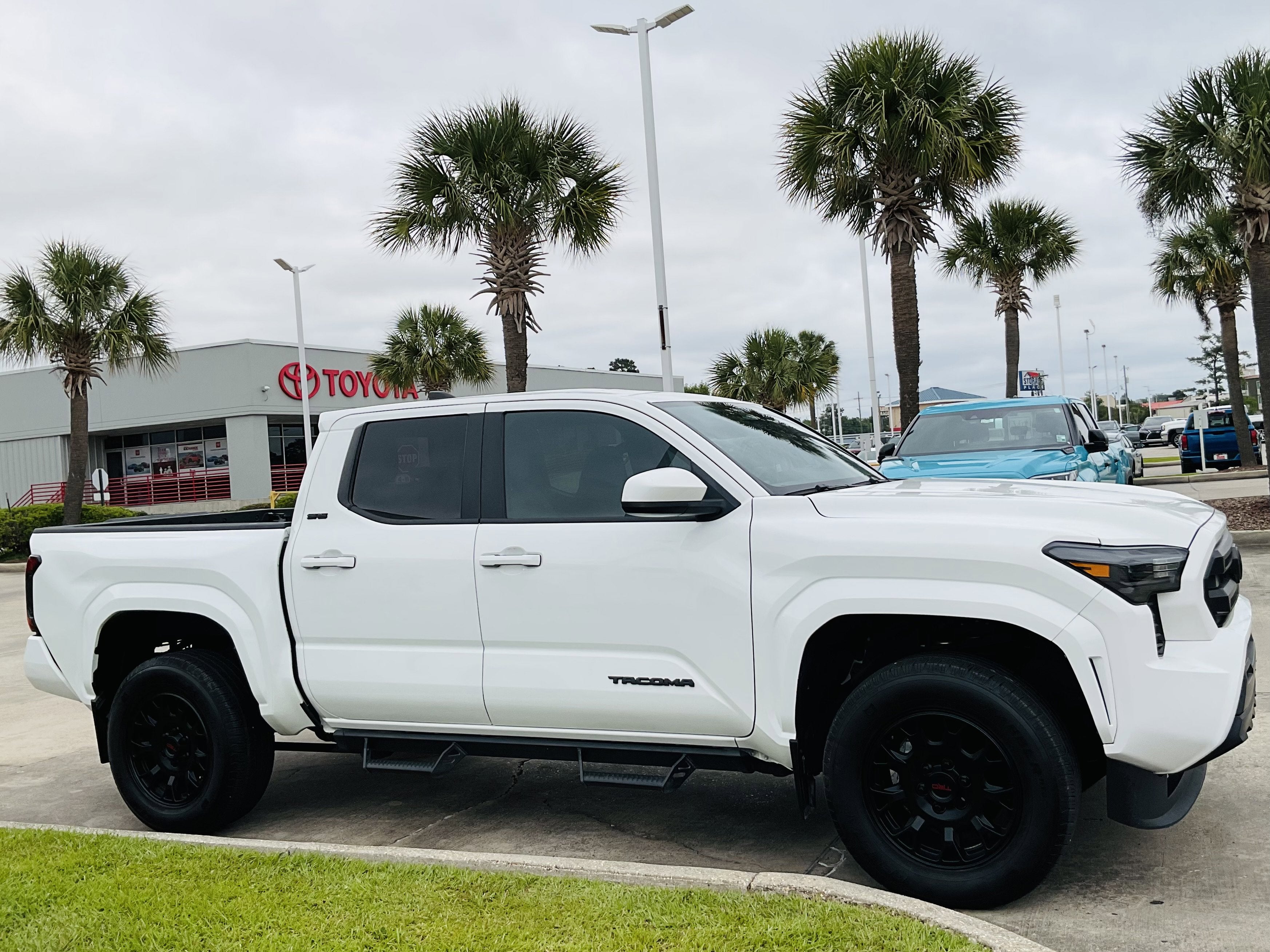 2024 Toyota TACOMA SR5 SR5