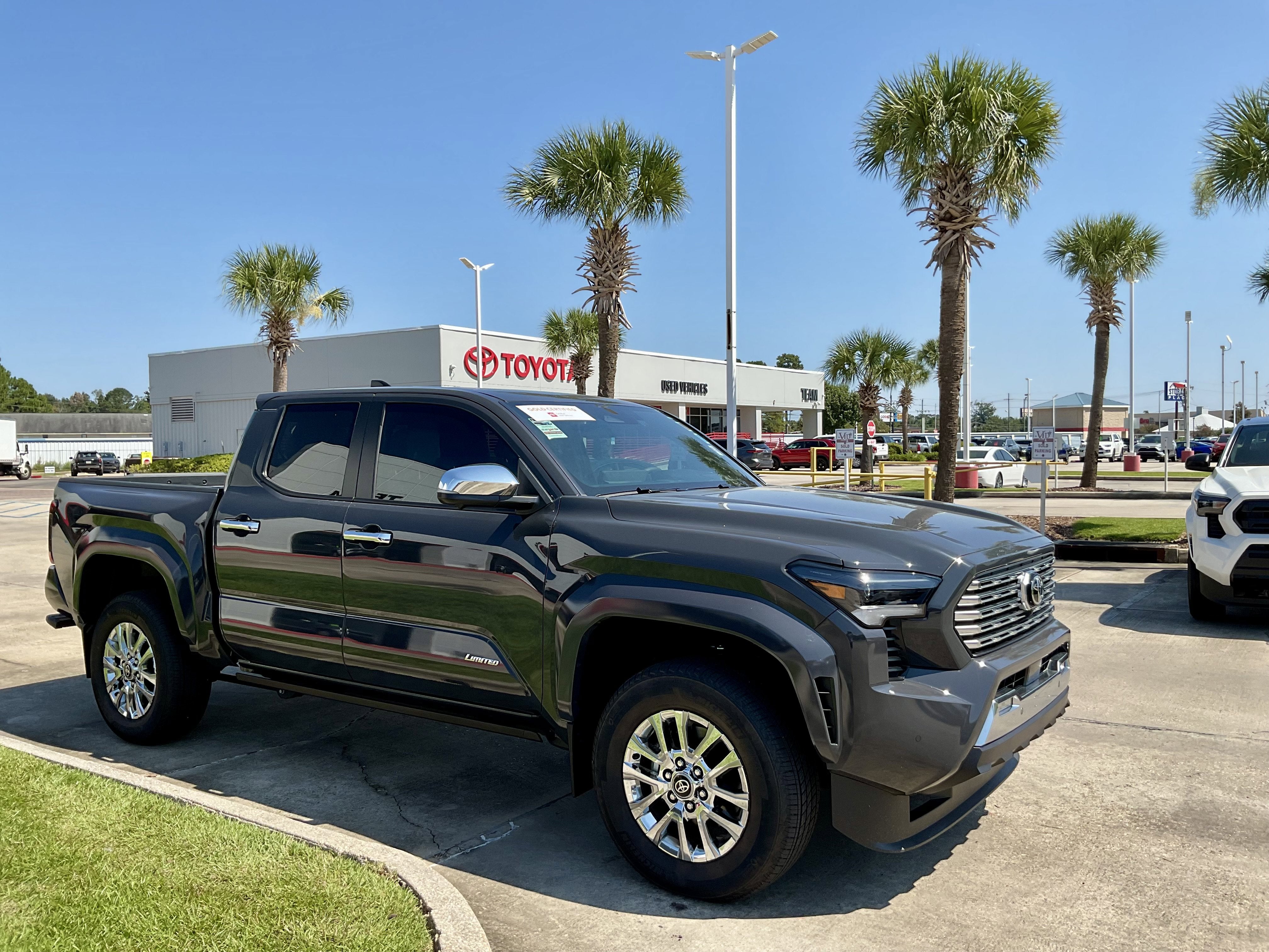 2025 Toyota TACOMA LIMITED TRD Sport