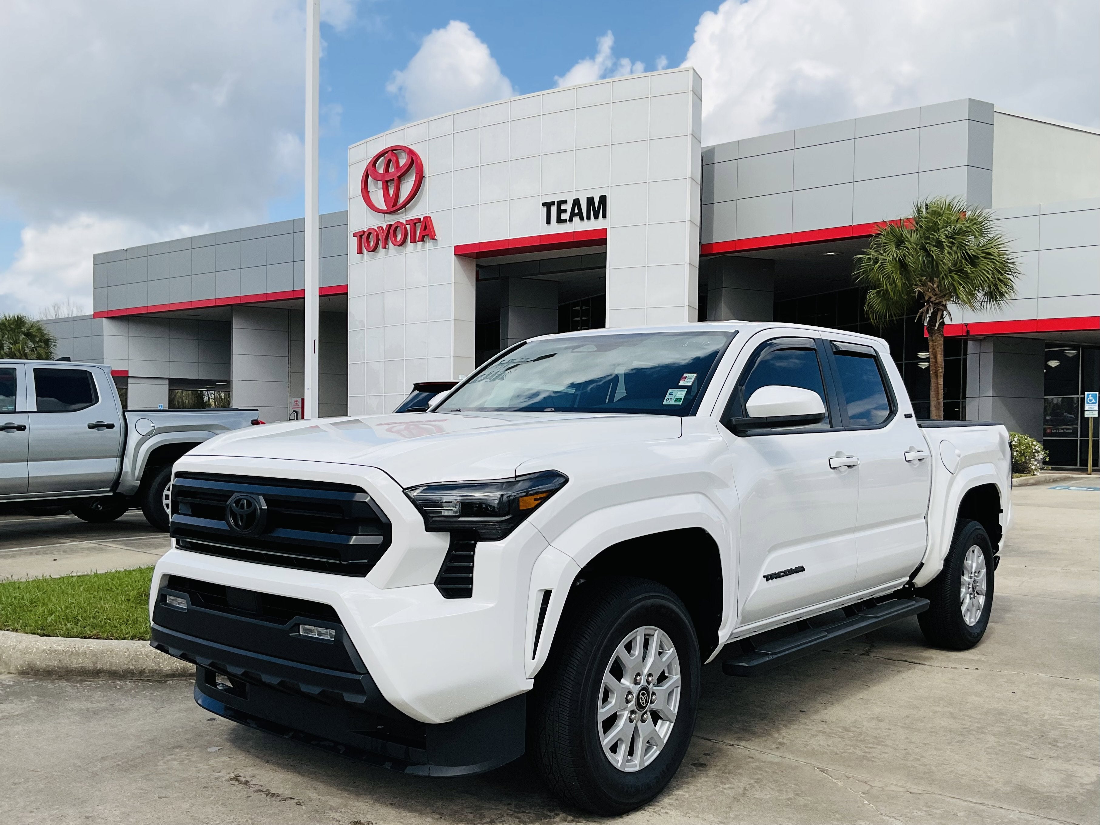 2025 Toyota TACOMA SR5 SR5