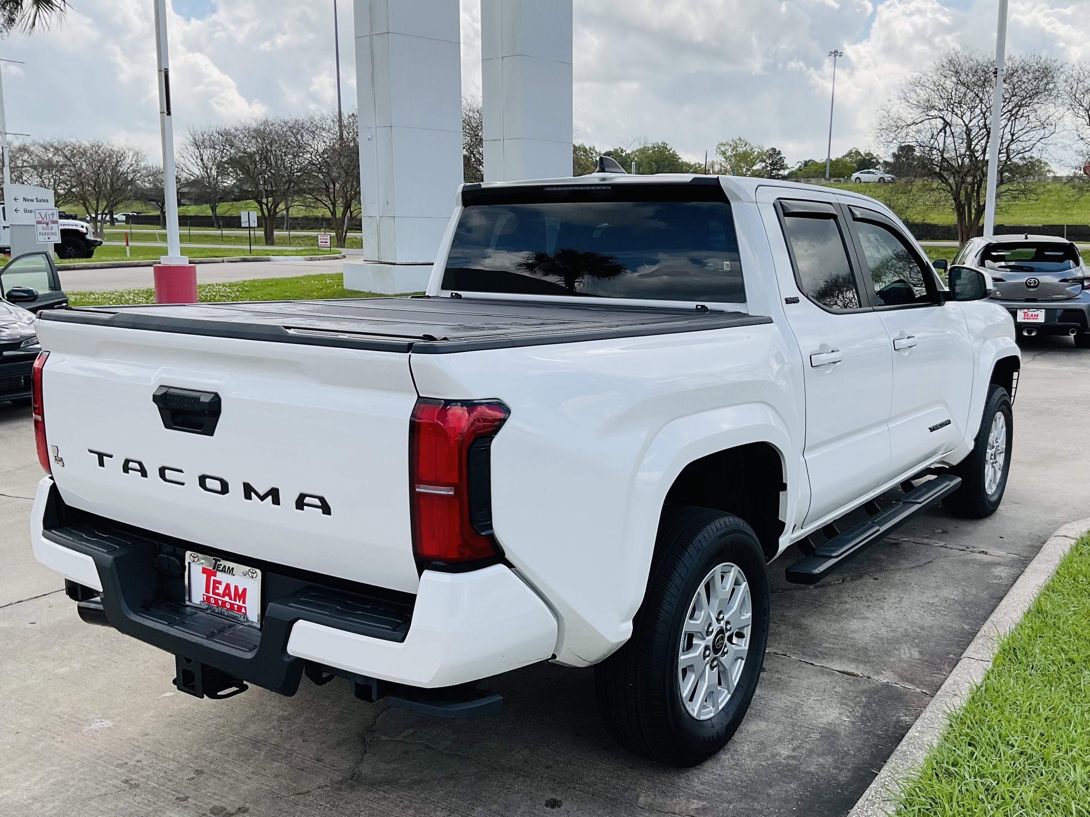 2025 Toyota TACOMA SR5 SR5