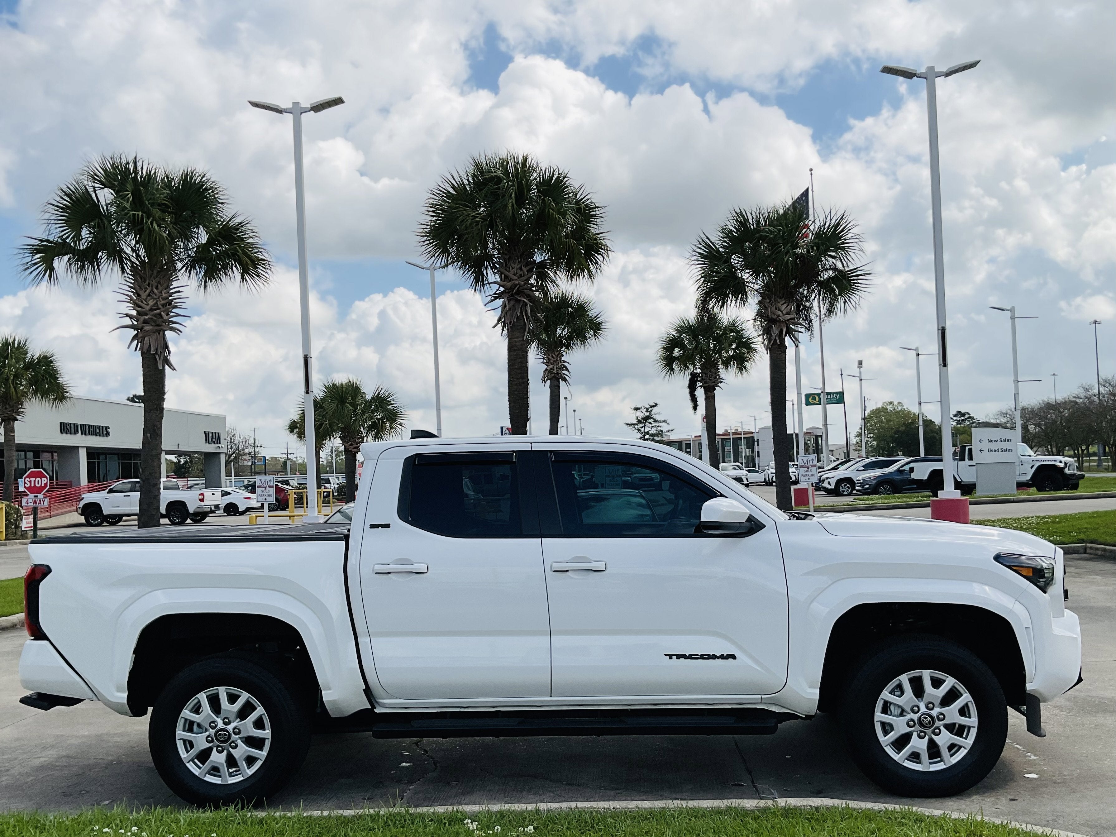 2025 Toyota TACOMA SR5 SR5