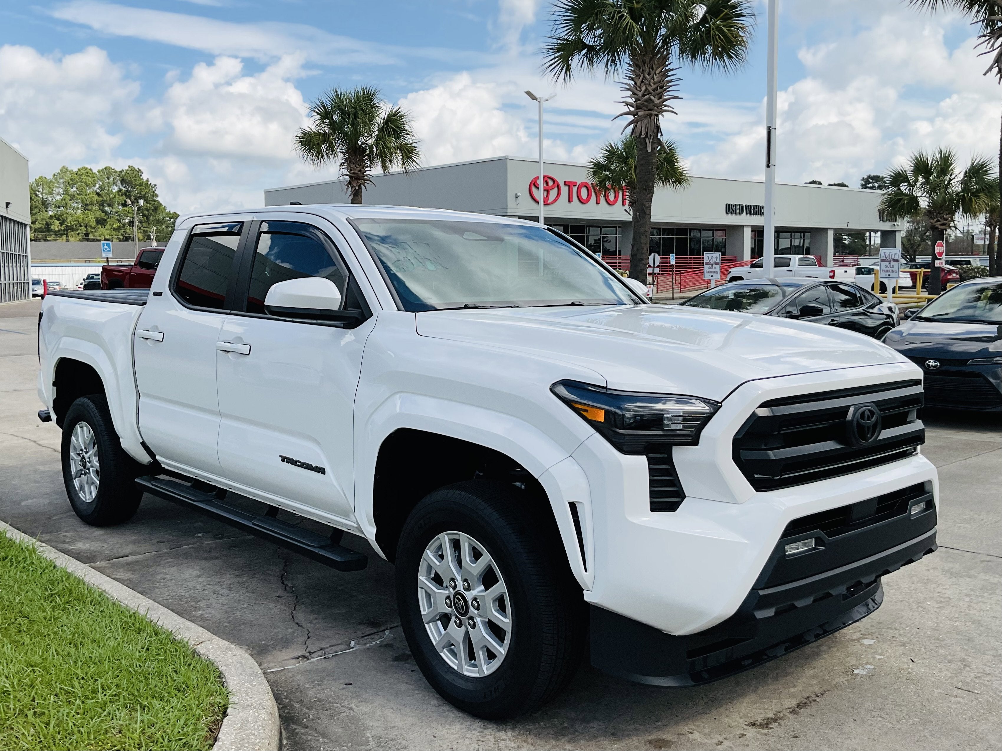 2025 Toyota TACOMA SR5 SR5