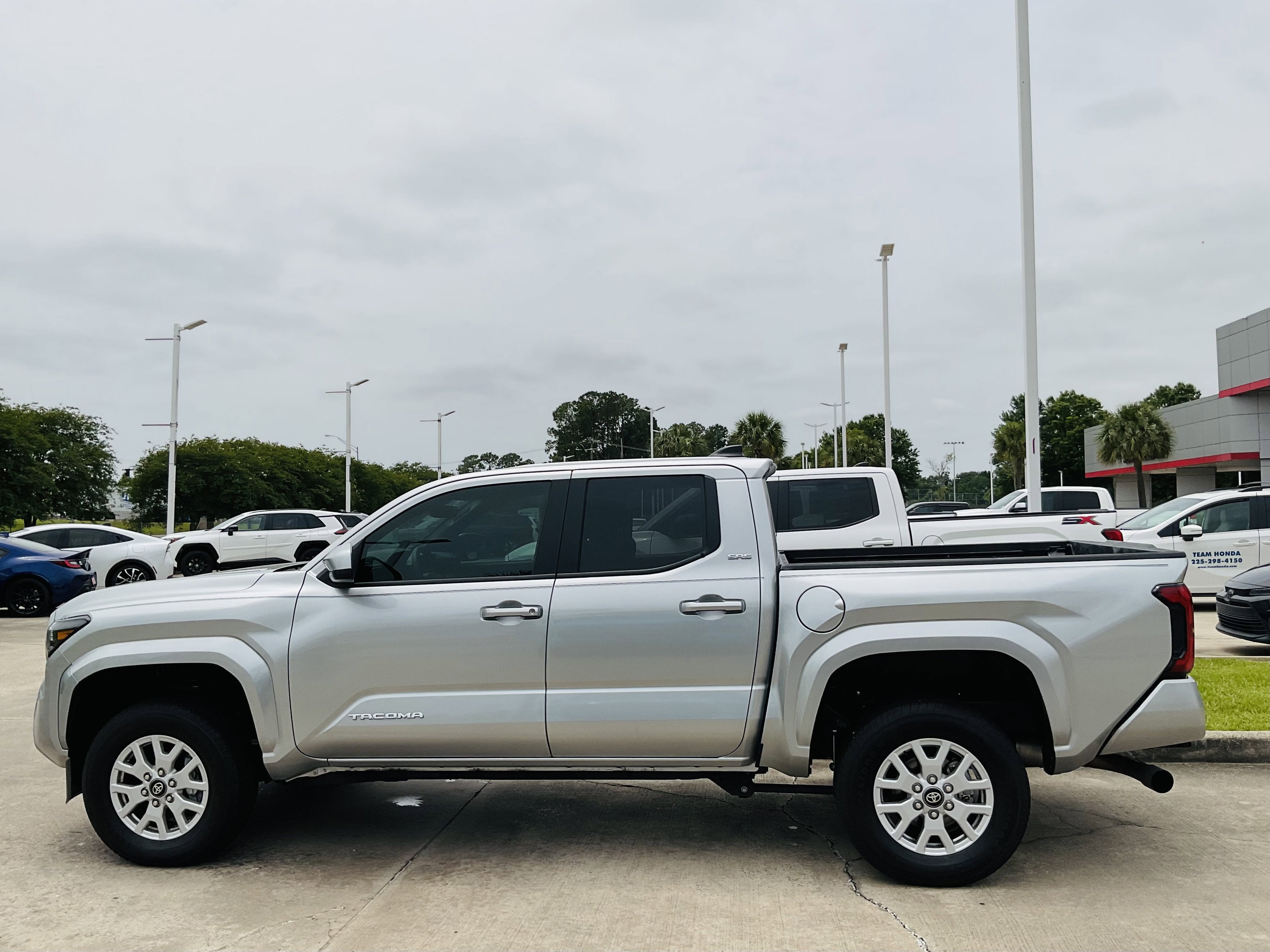 2024 Toyota TACOMA SR5 SR5