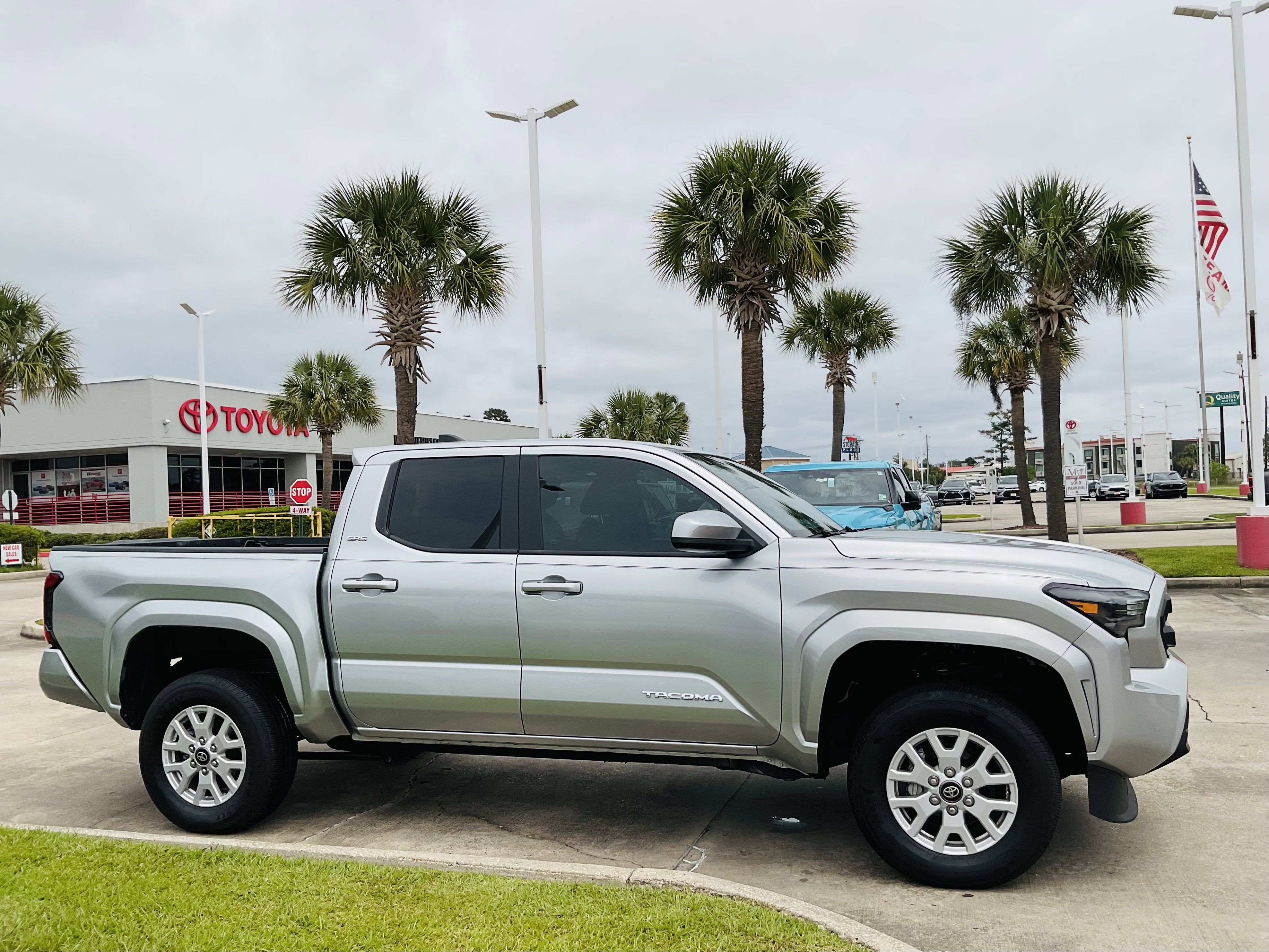 2024 Toyota TACOMA SR5 SR5