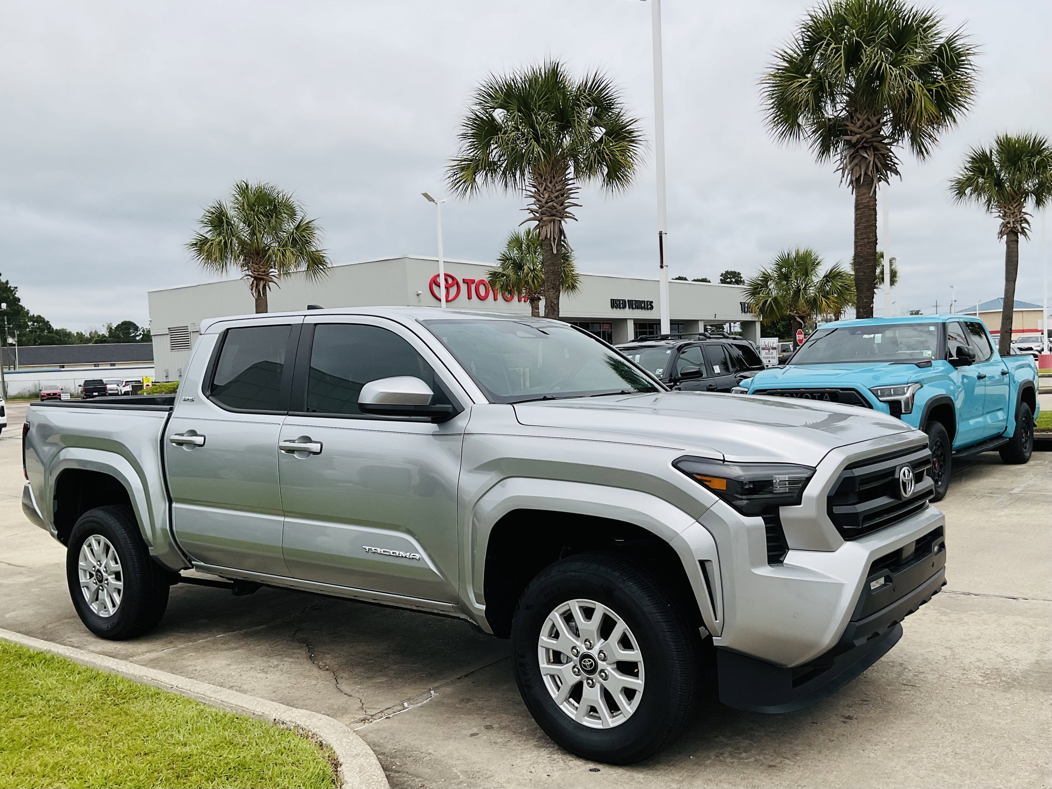 2024 Toyota TACOMA SR5 SR5