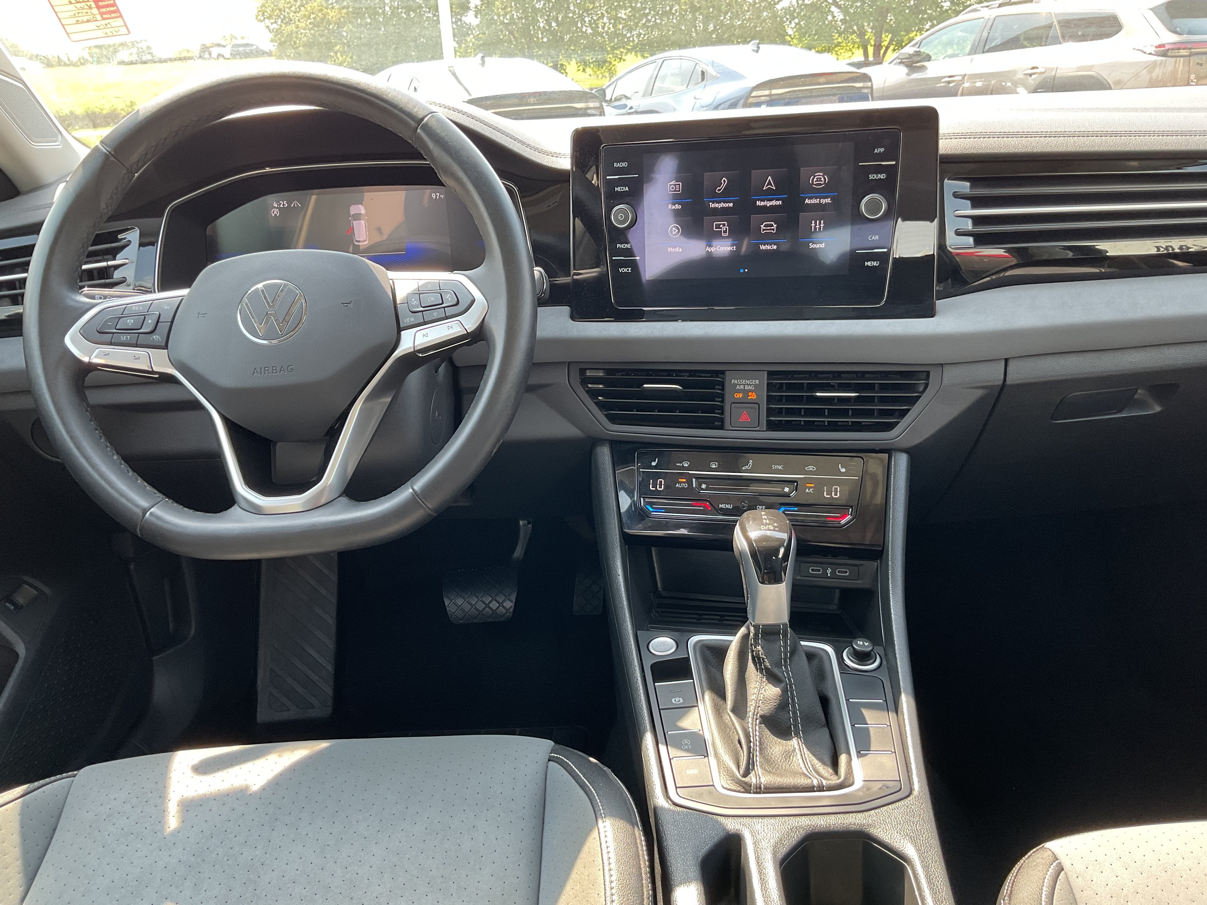 2025 Volkswagen Jetta SE