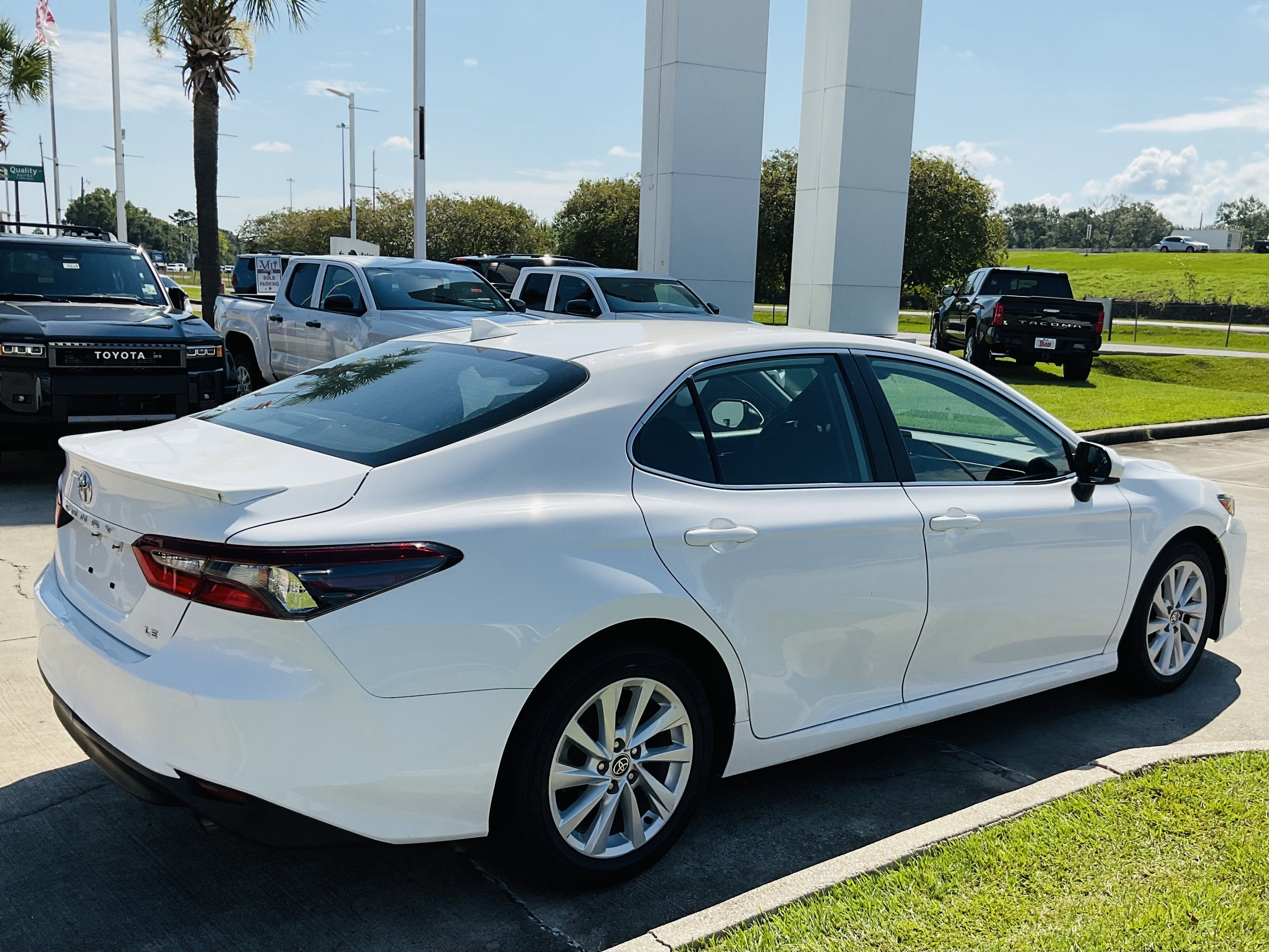2023 Toyota CAMRY LE