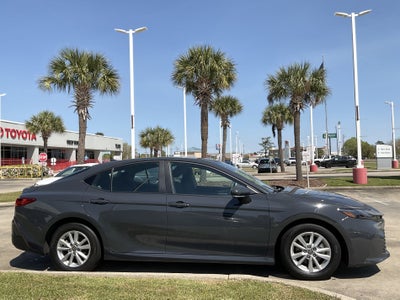 2025 Toyota CAMRY LE
