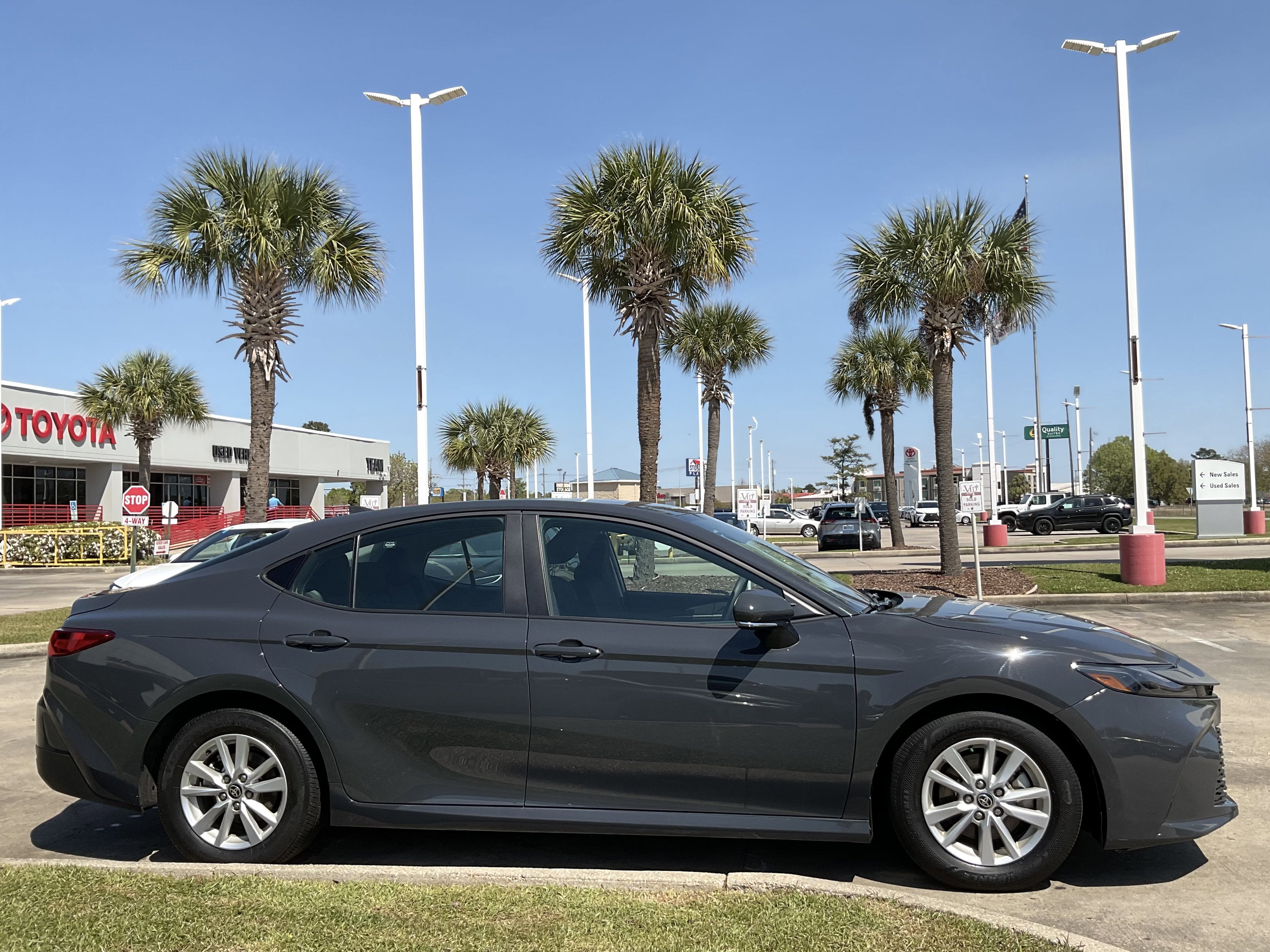 2025 Toyota CAMRY LE