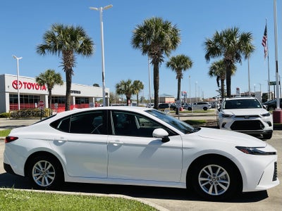 2025 Toyota CAMRY LE