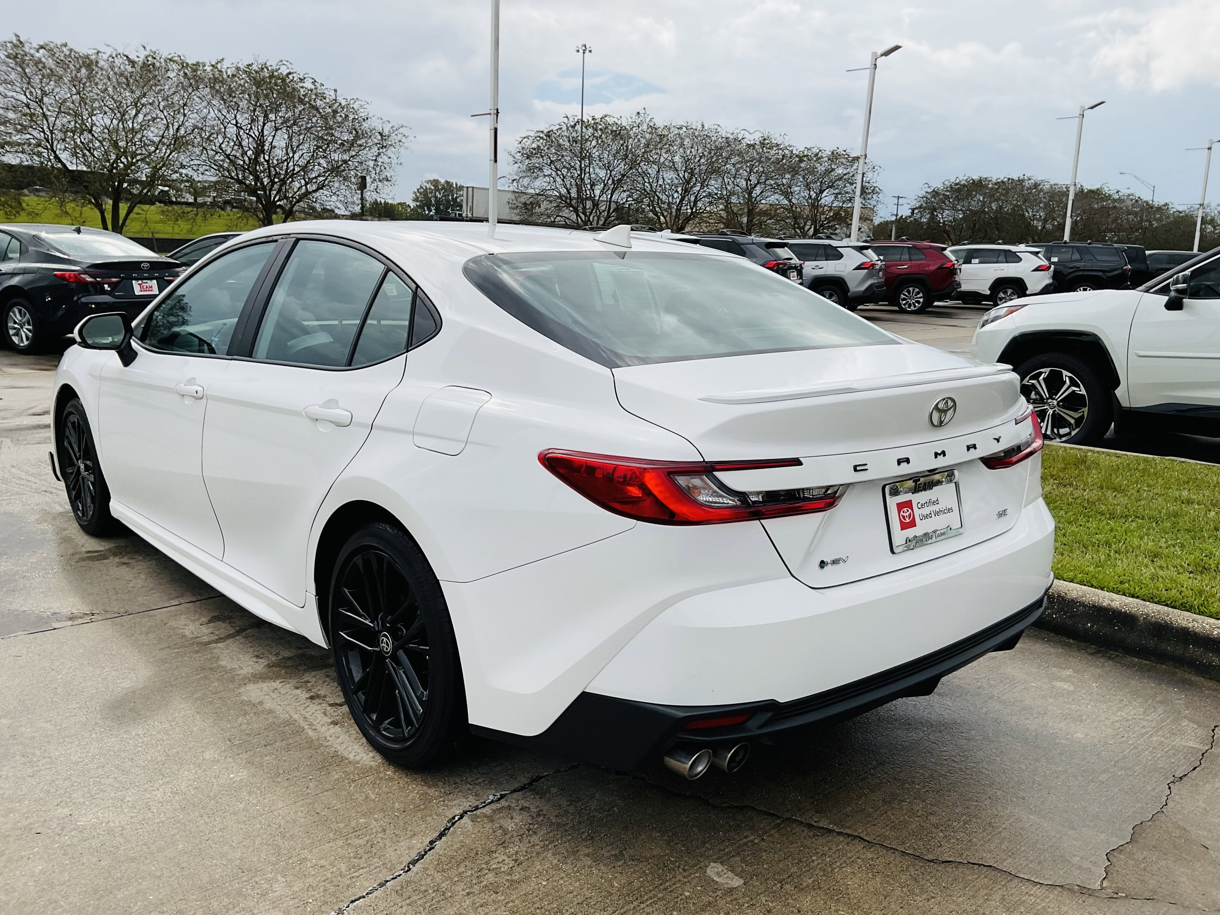 2025 Toyota CAMRY SE
