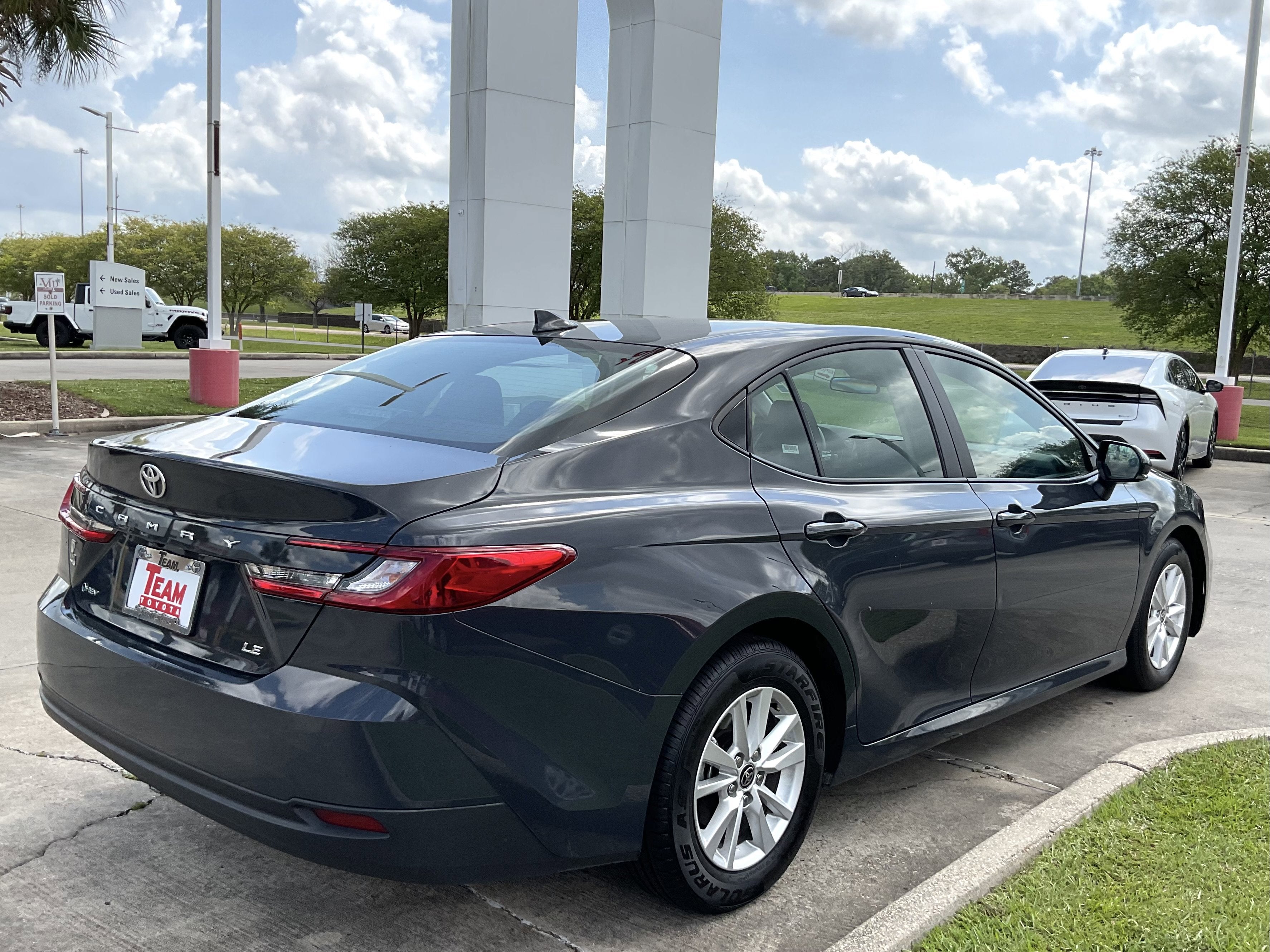 2025 Toyota CAMRY LE