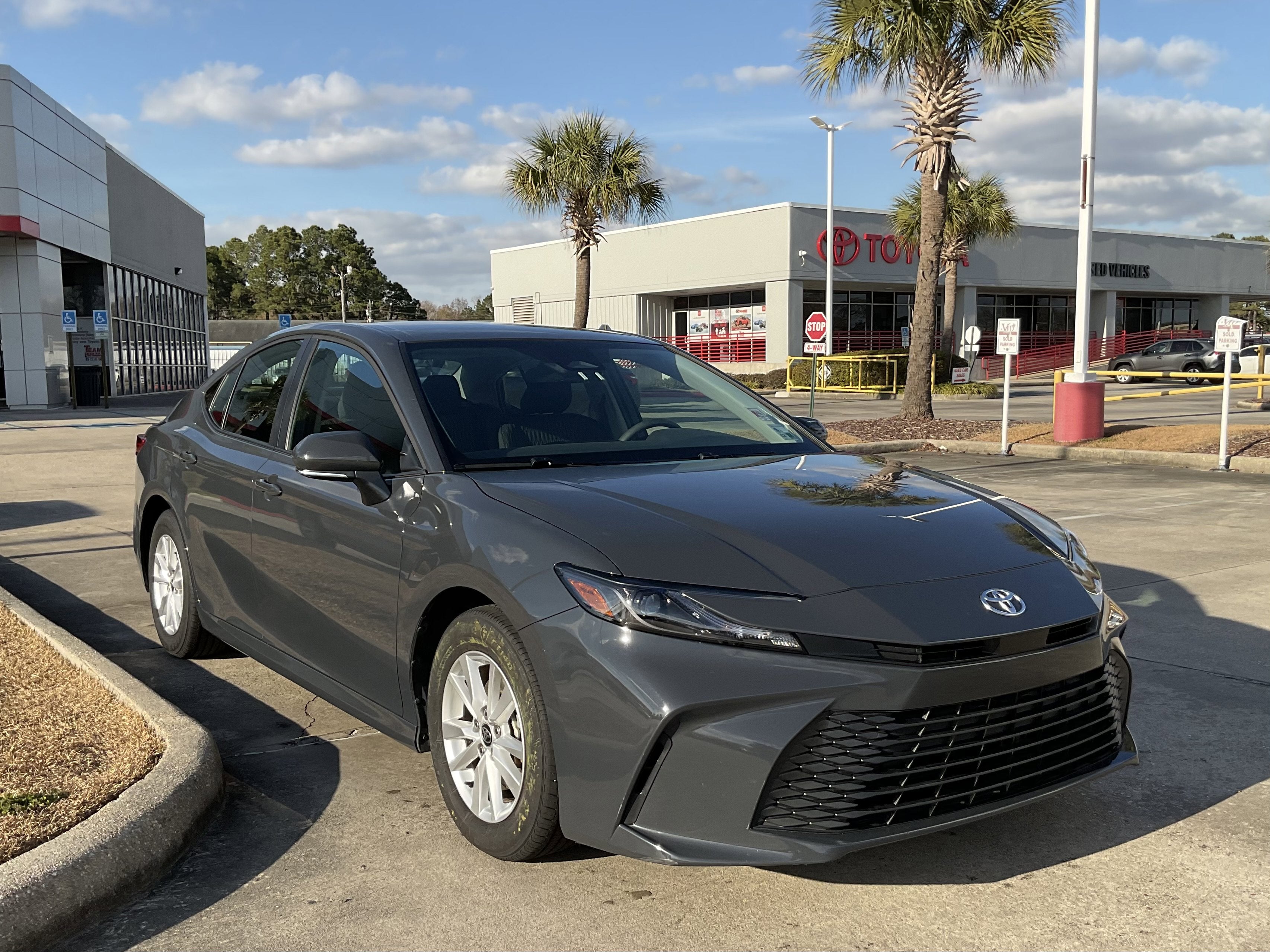 2025 Toyota CAMRY LE