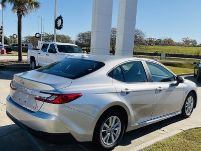 2025 Toyota CAMRY LE