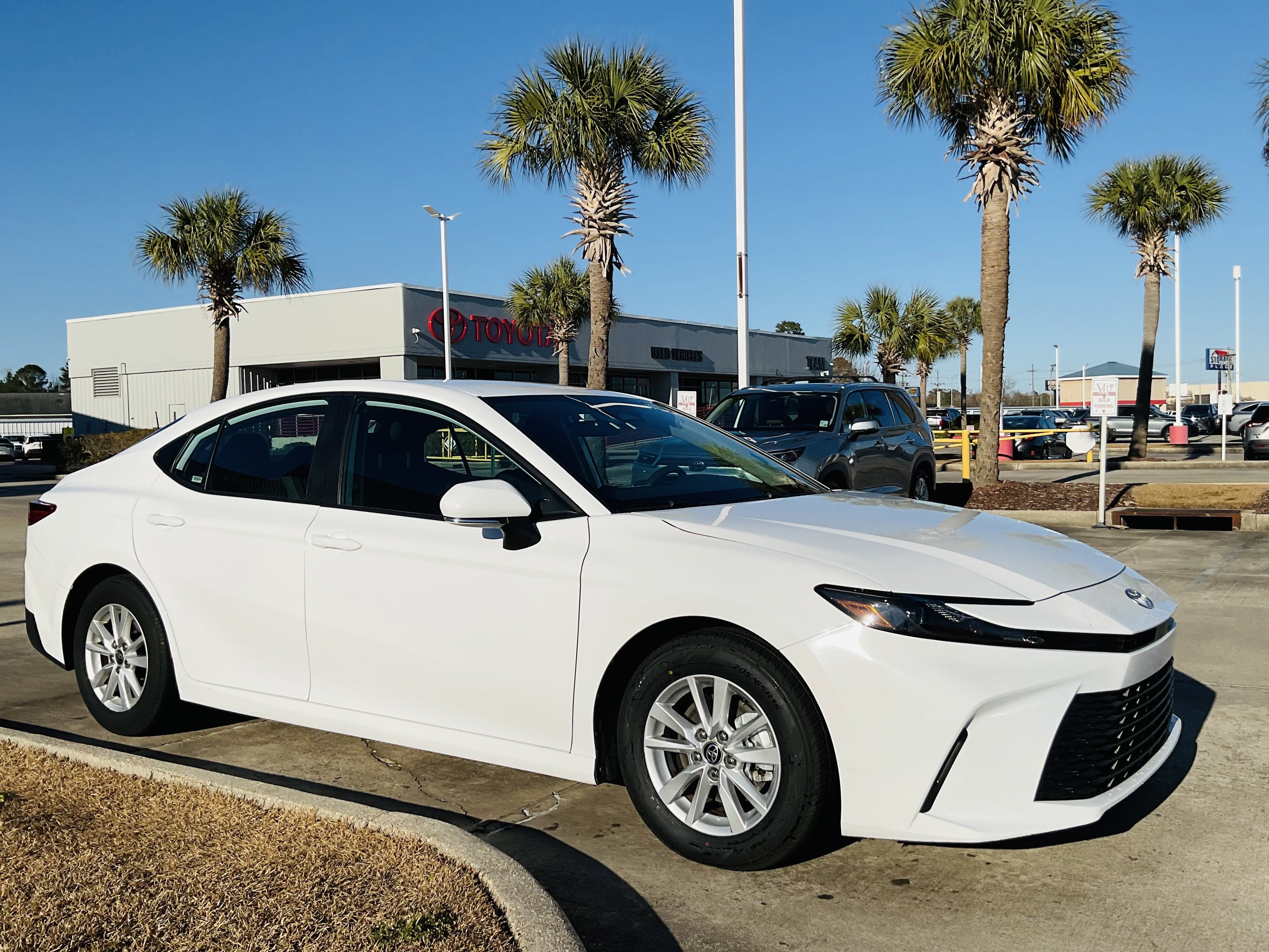 2025 Toyota CAMRY LE