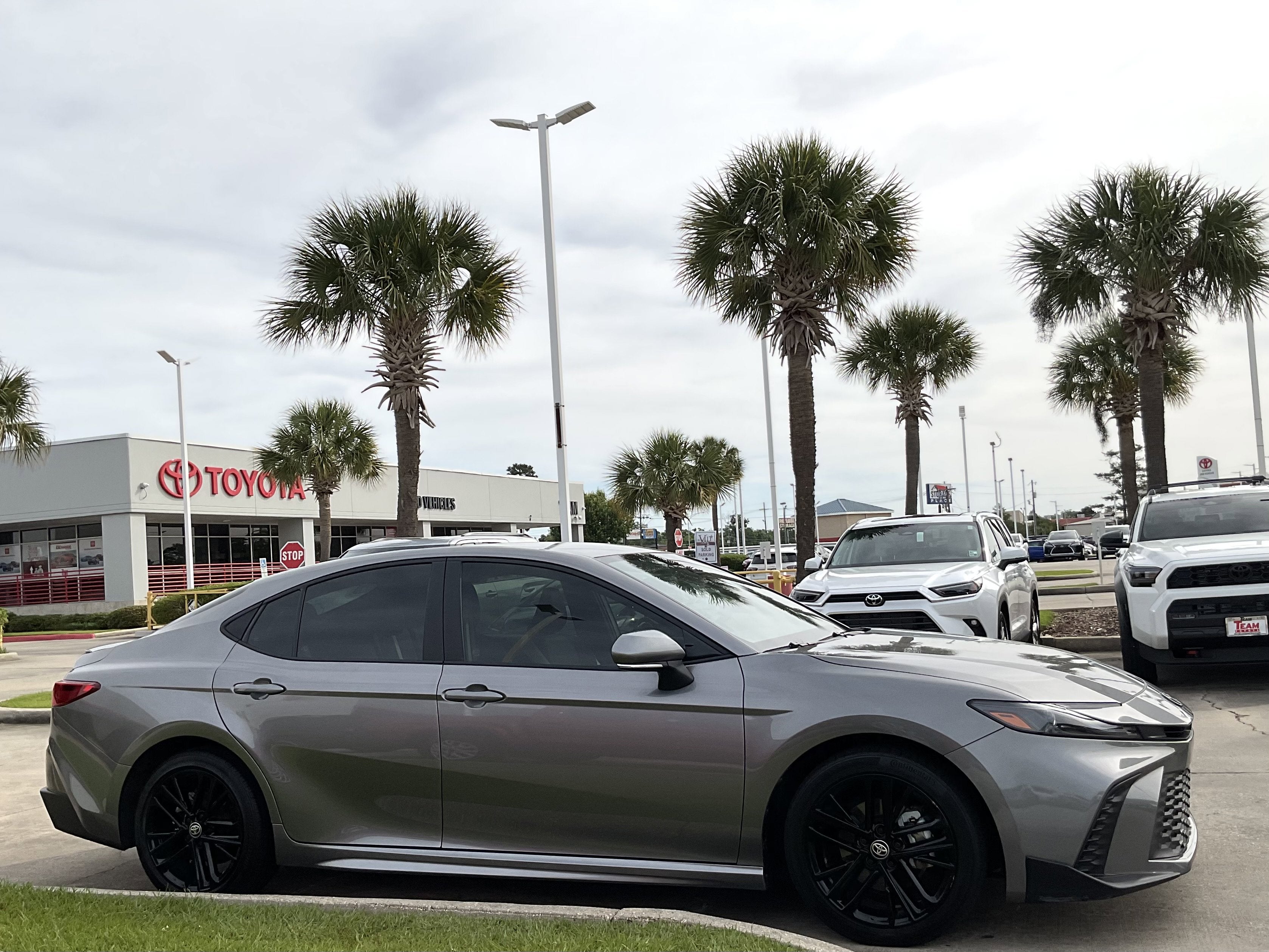 2025 Toyota CAMRY SE