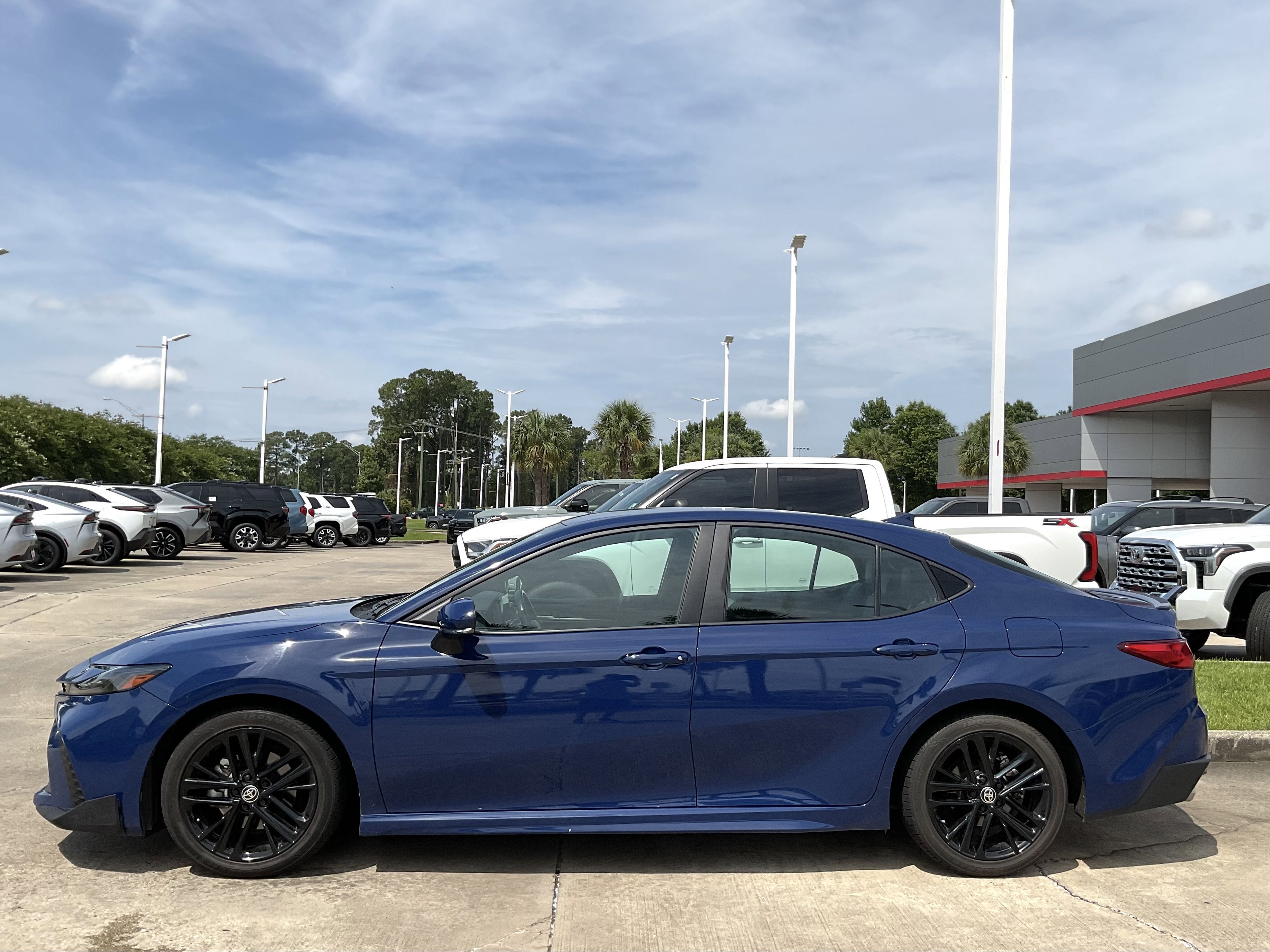 2025 Toyota Camry SE