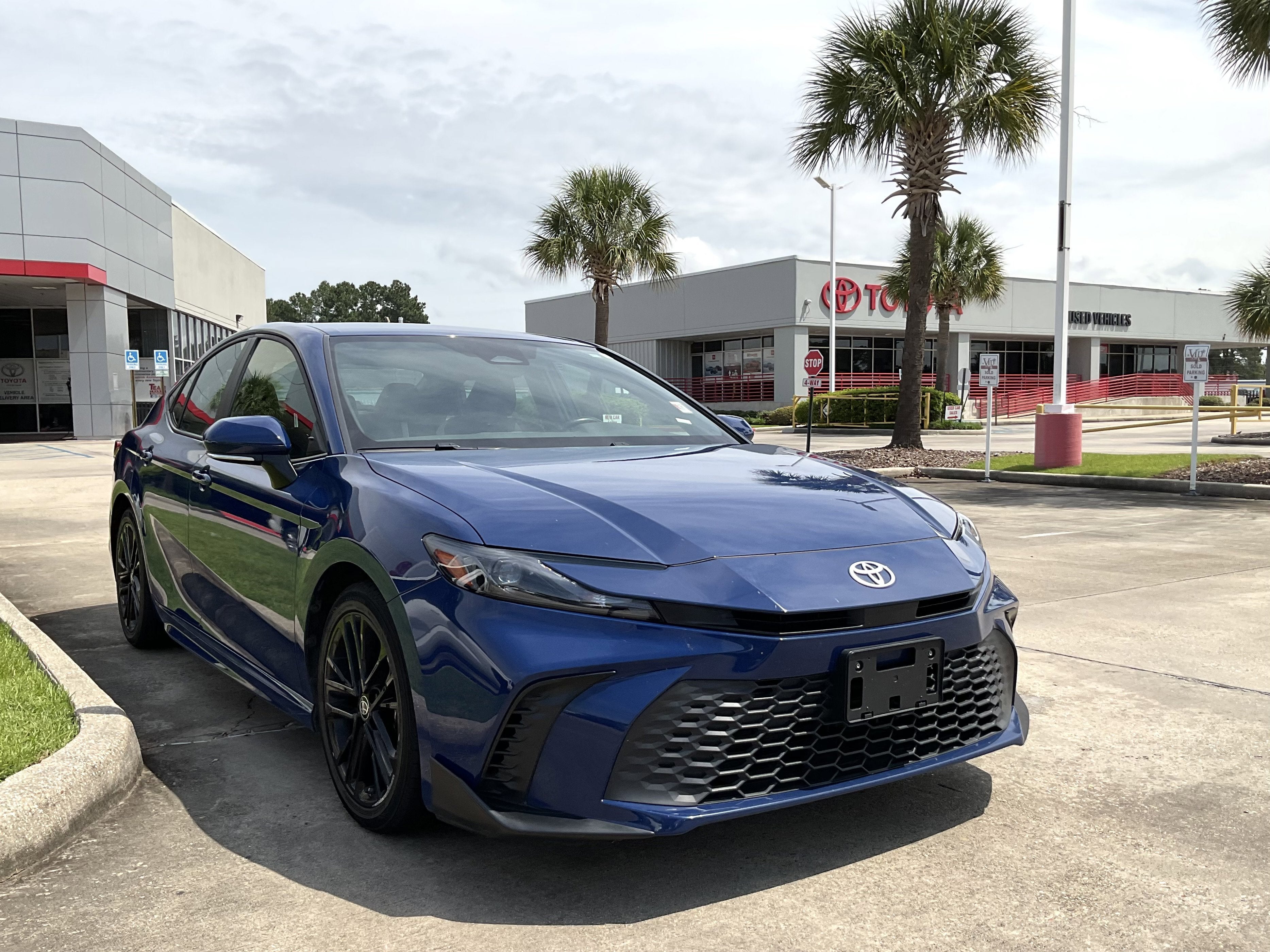 2025 Toyota Camry SE