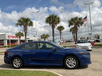 2025 Toyota CAMRY LE