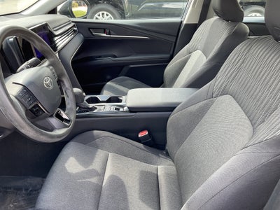 2025 Toyota CAMRY LE