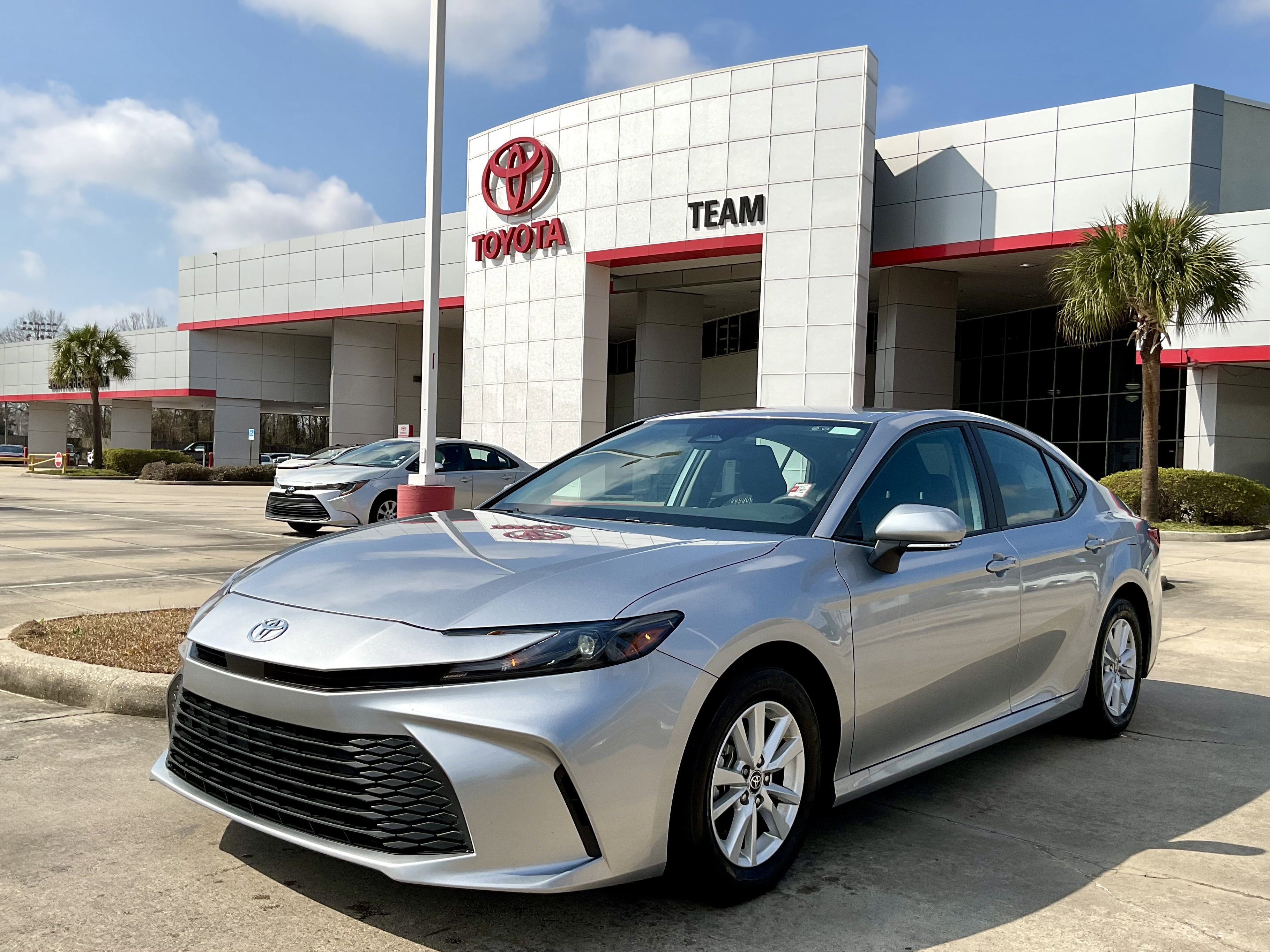 2025 Toyota CAMRY LE