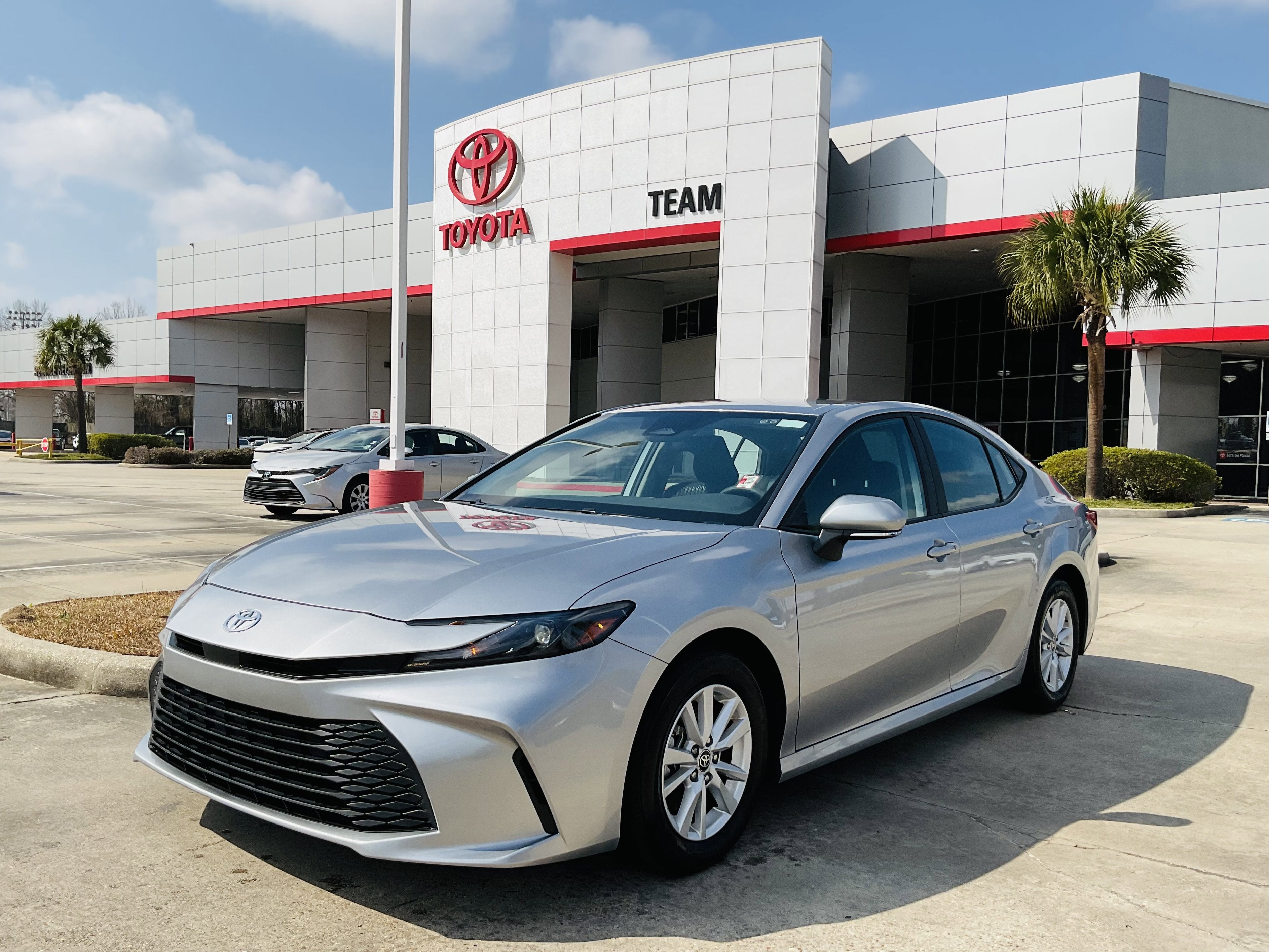 2025 Toyota CAMRY LE