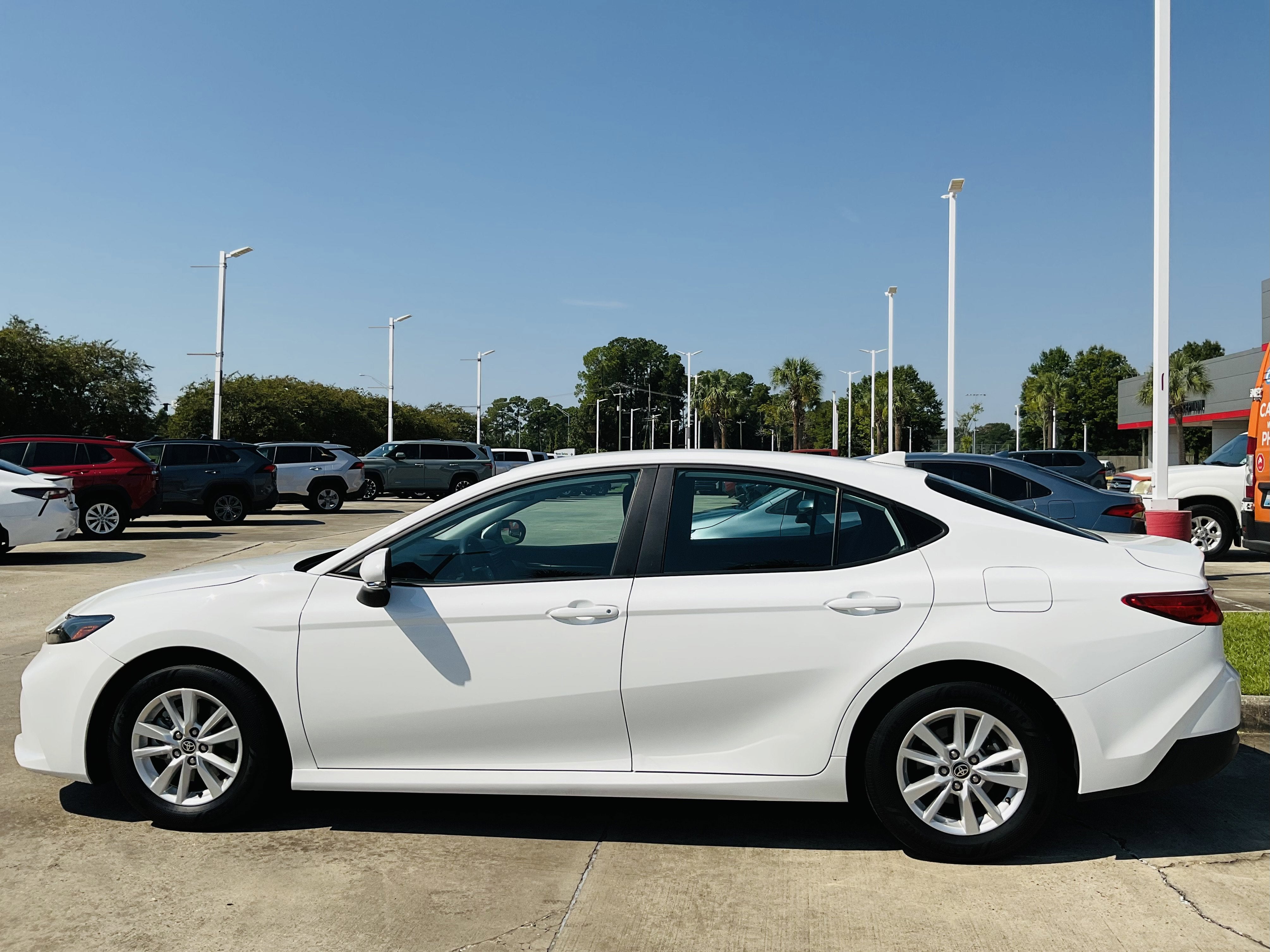 2025 Toyota CAMRY LE