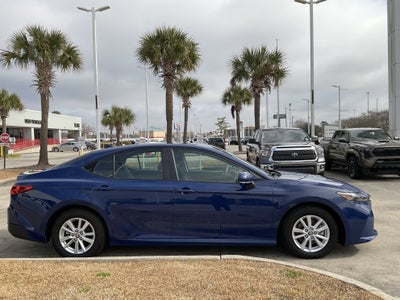 2025 Toyota CAMRY LE