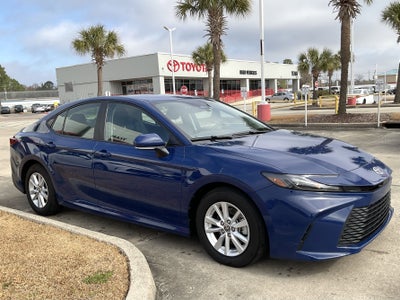 2025 Toyota CAMRY LE