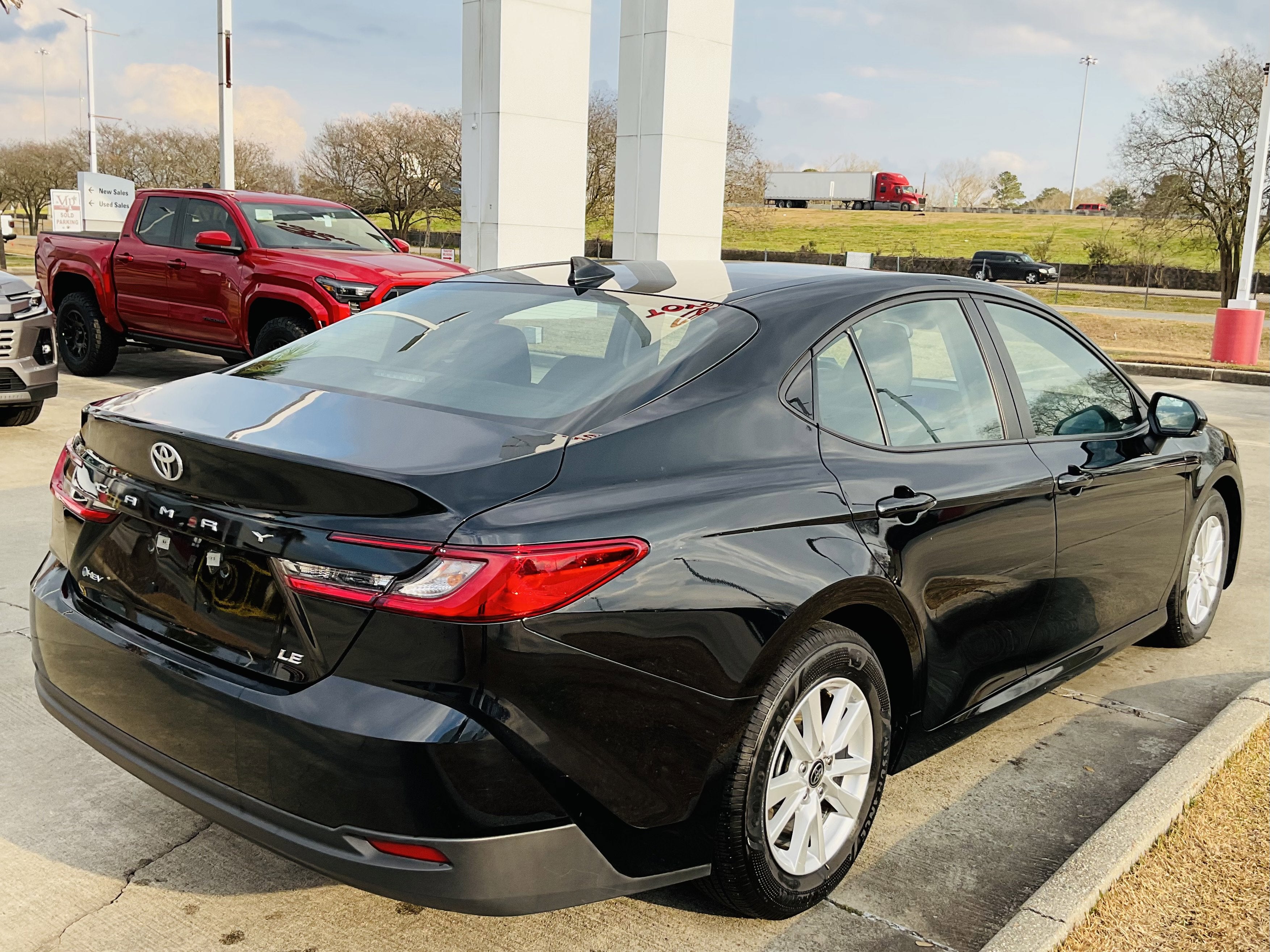 2025 Toyota CAMRY LE