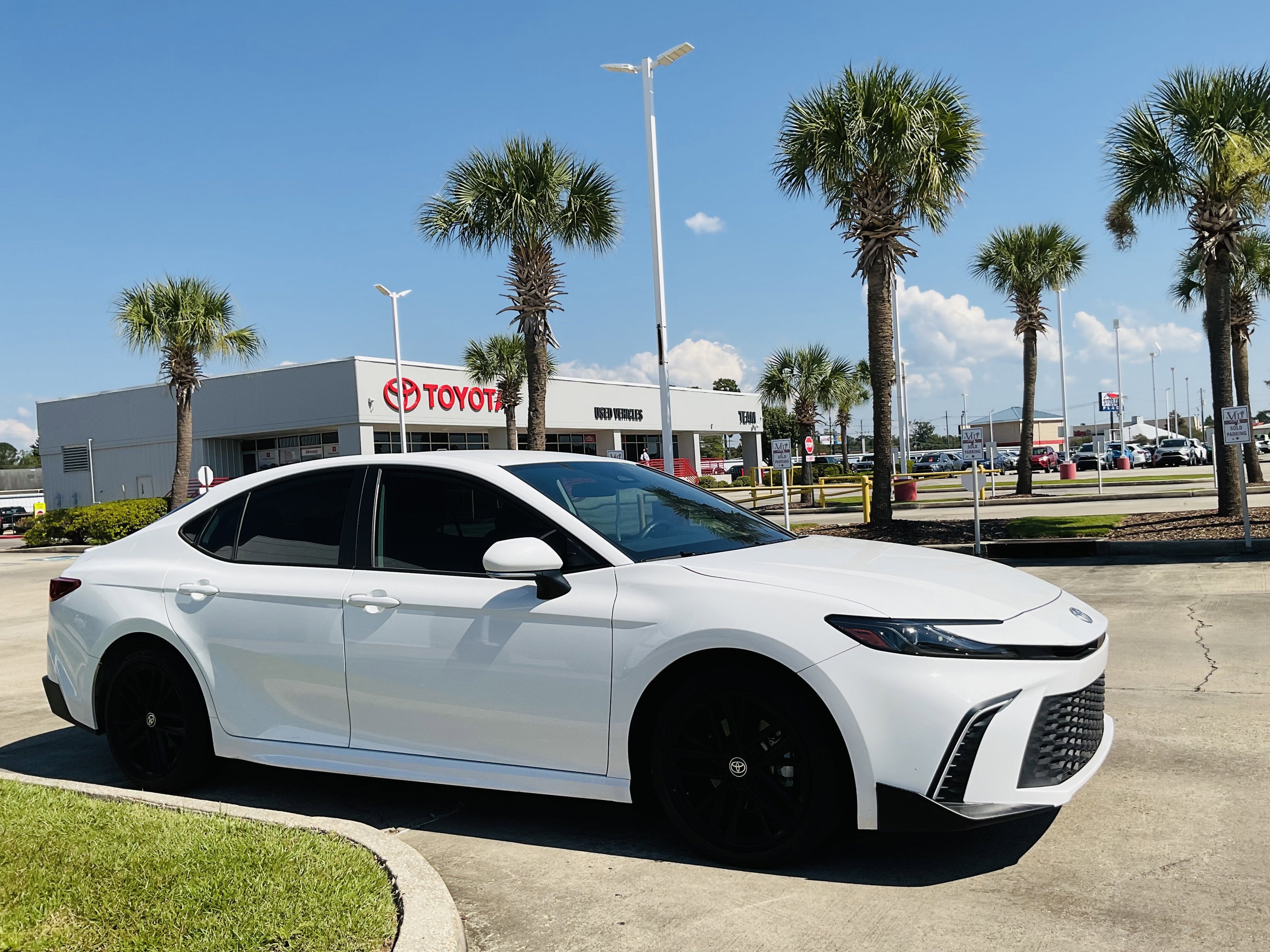 2025 Toyota CAMRY SE