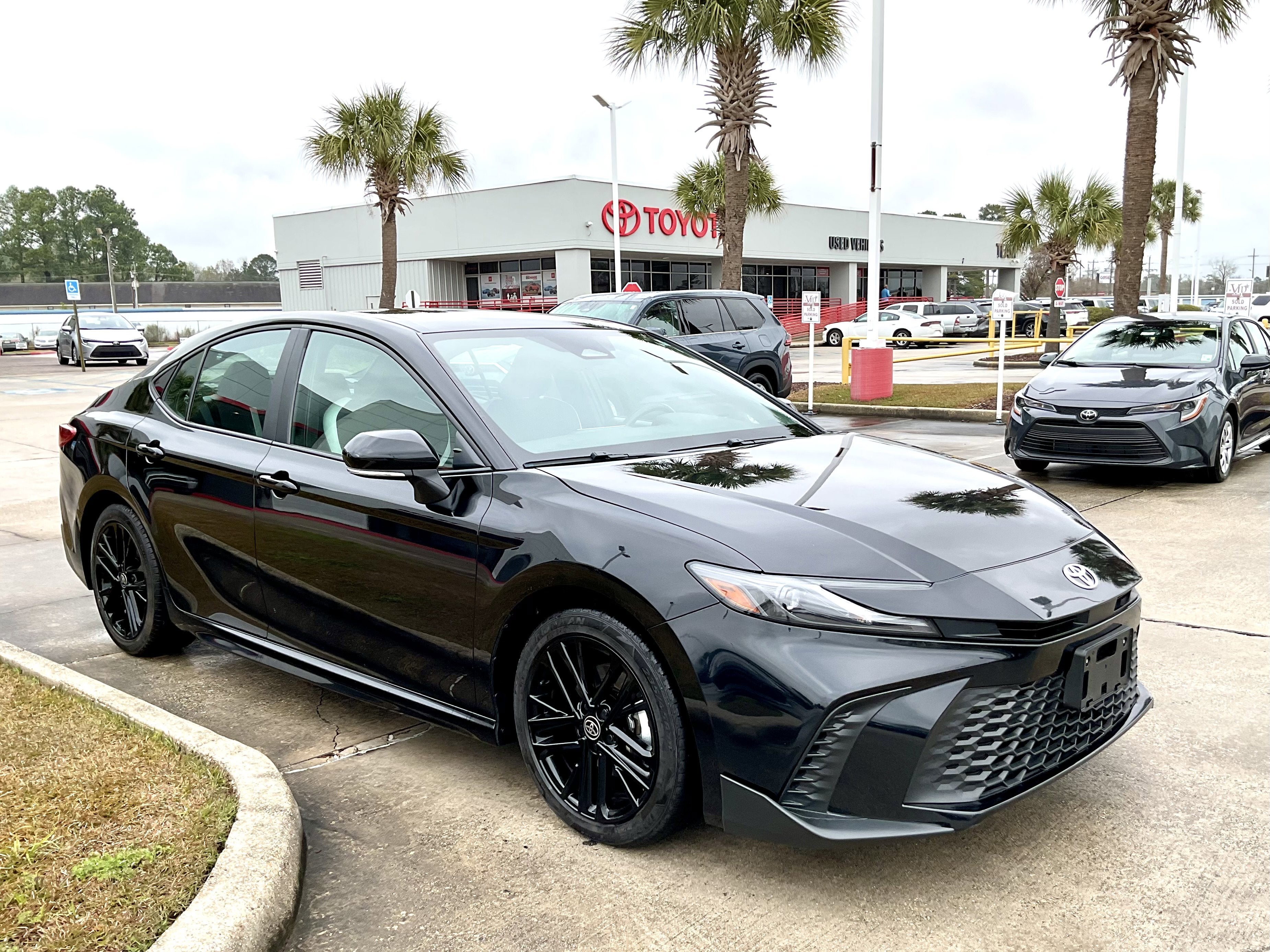 2025 Toyota CAMRY SE