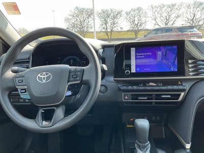 2025 Toyota CAMRY LE