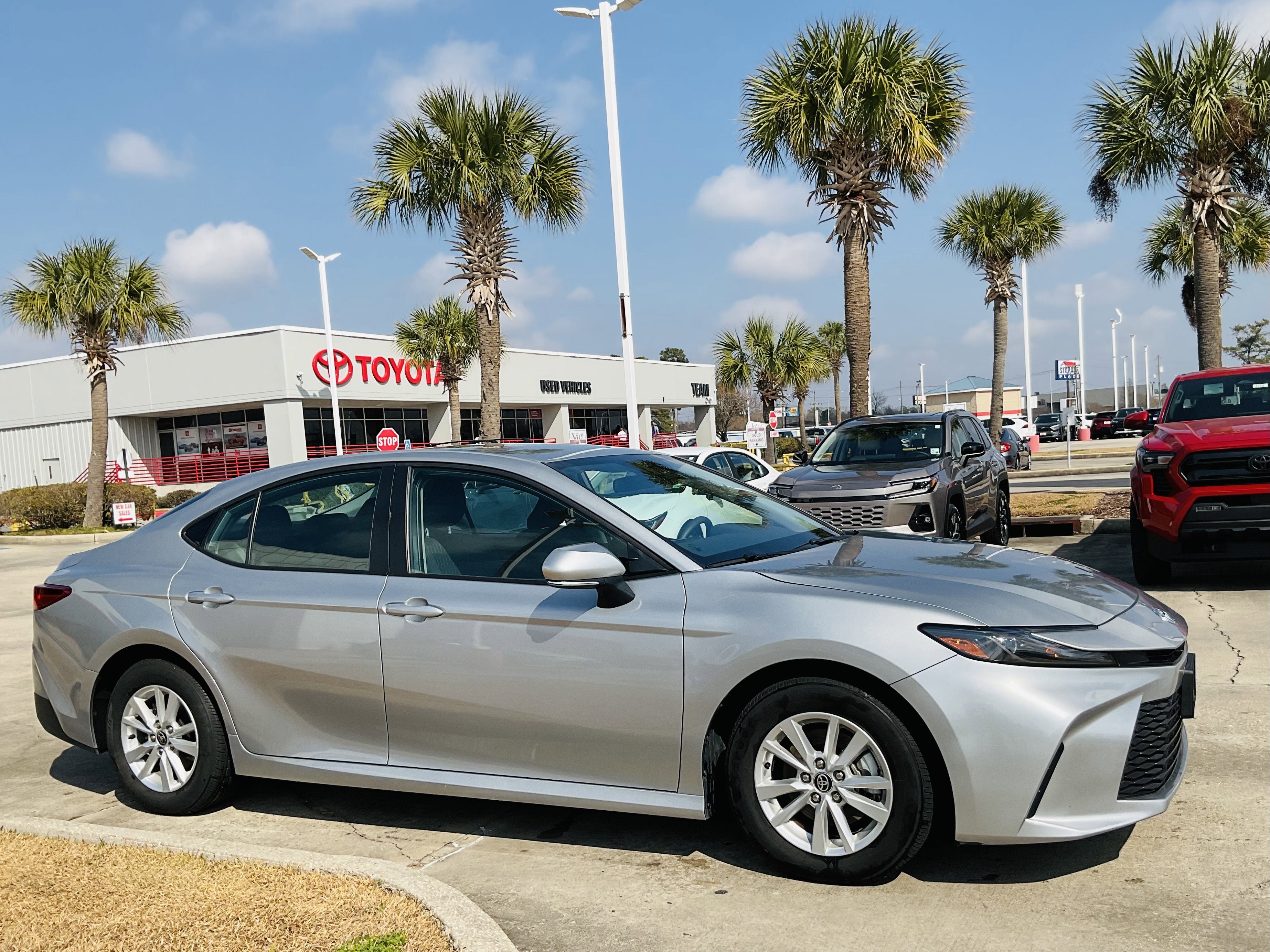 2025 Toyota CAMRY LE