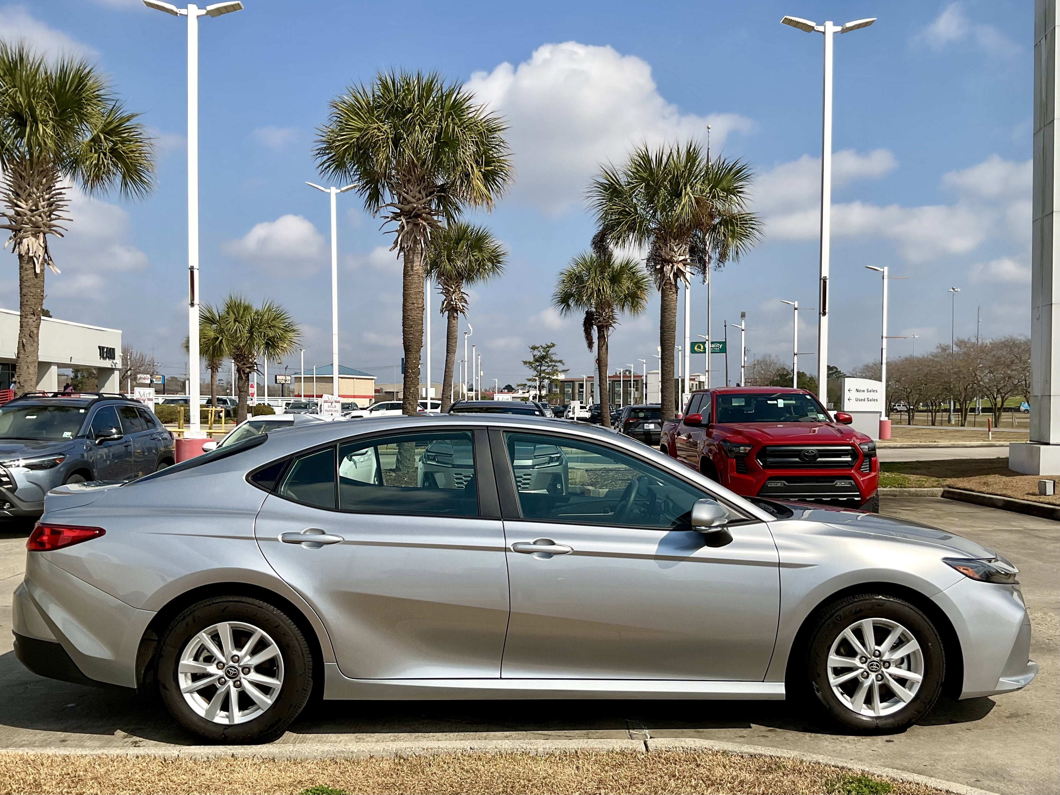 2025 Toyota CAMRY LE