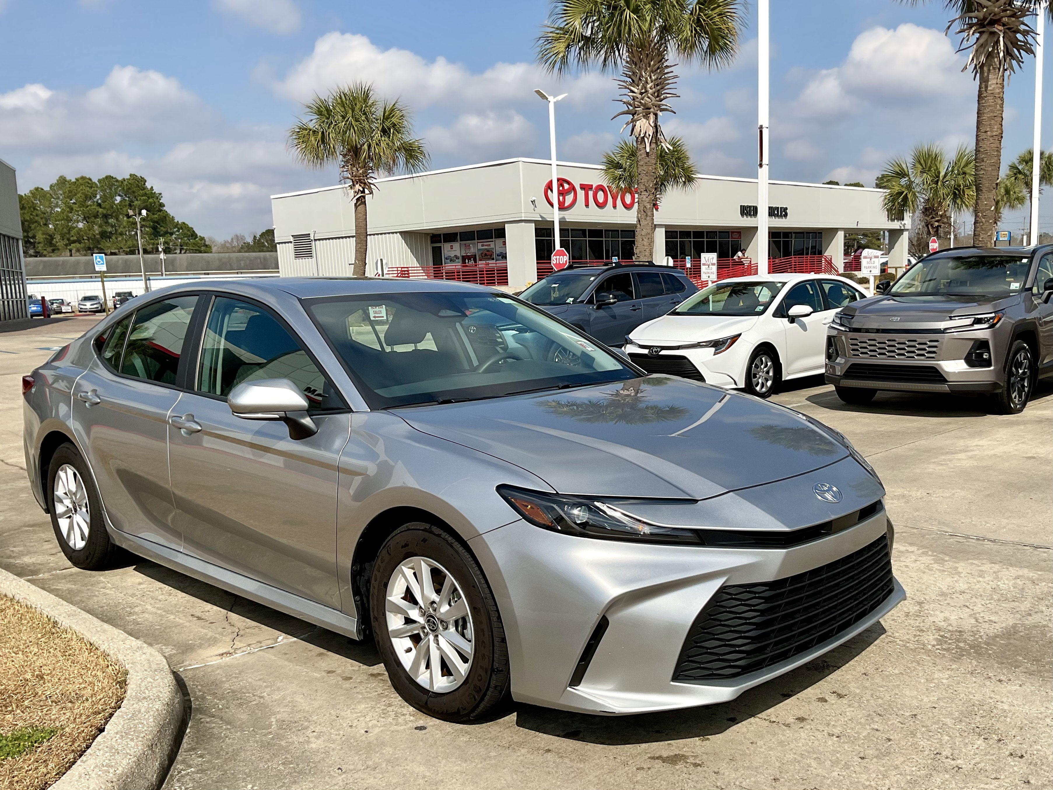 2025 Toyota CAMRY LE