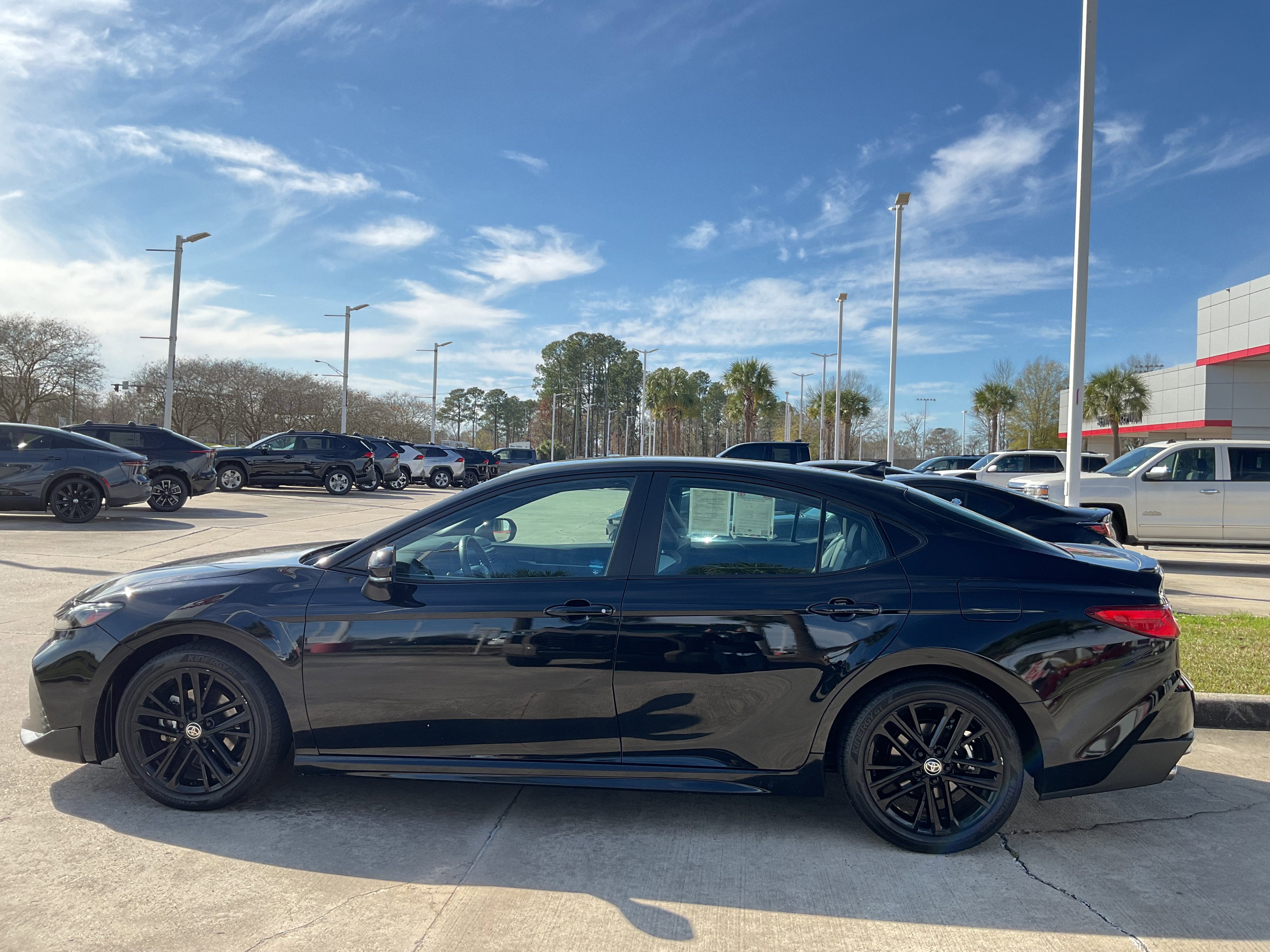 2025 Toyota CAMRY SE