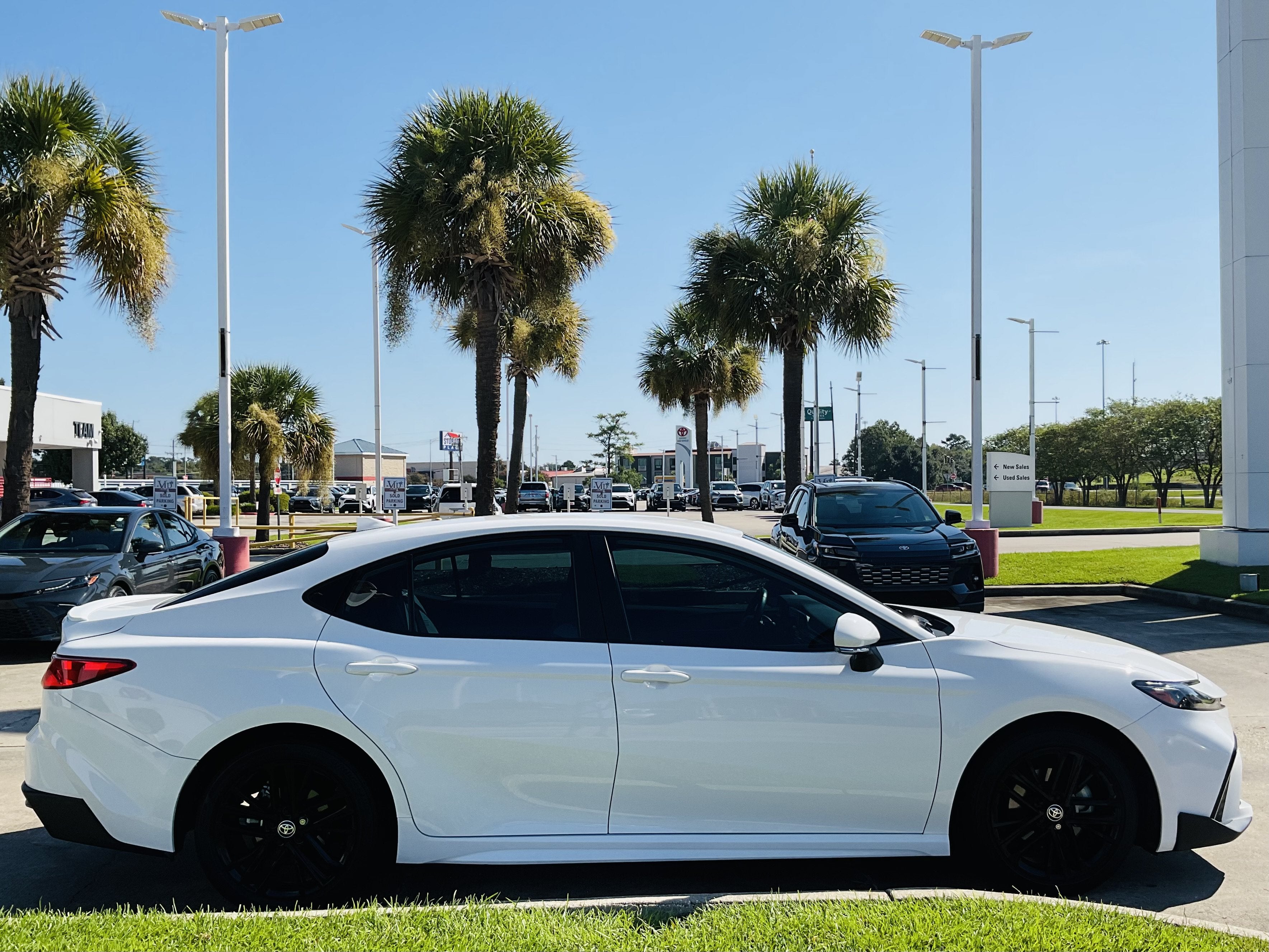 2025 Toyota Camry SE