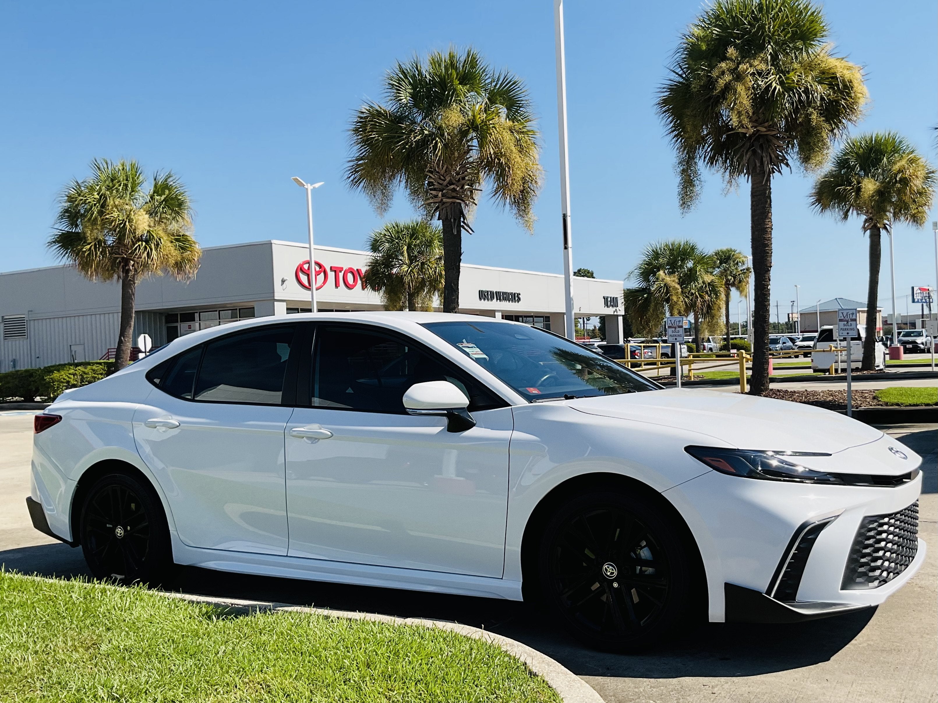 2025 Toyota Camry SE