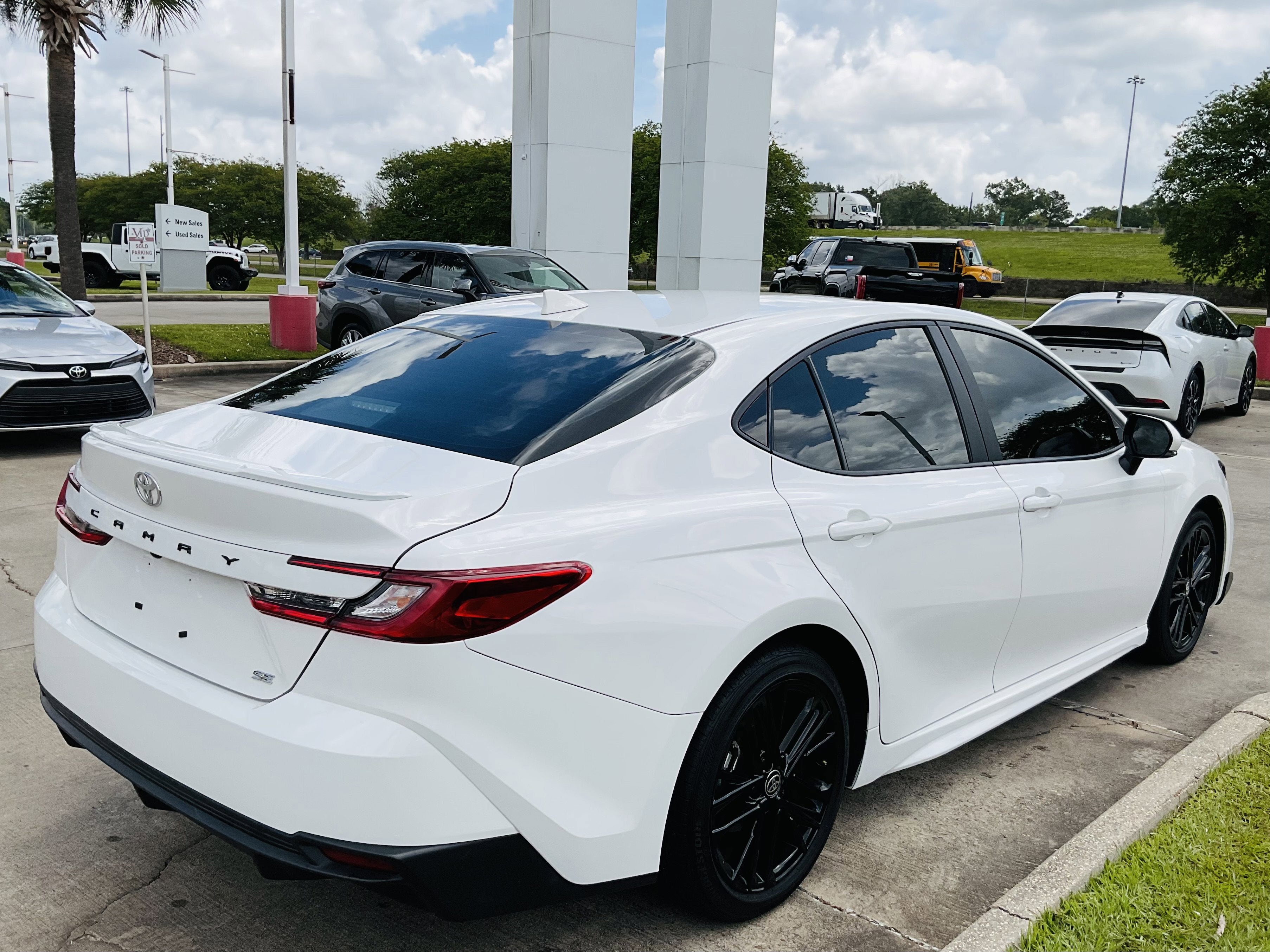 2025 Toyota CAMRY SE