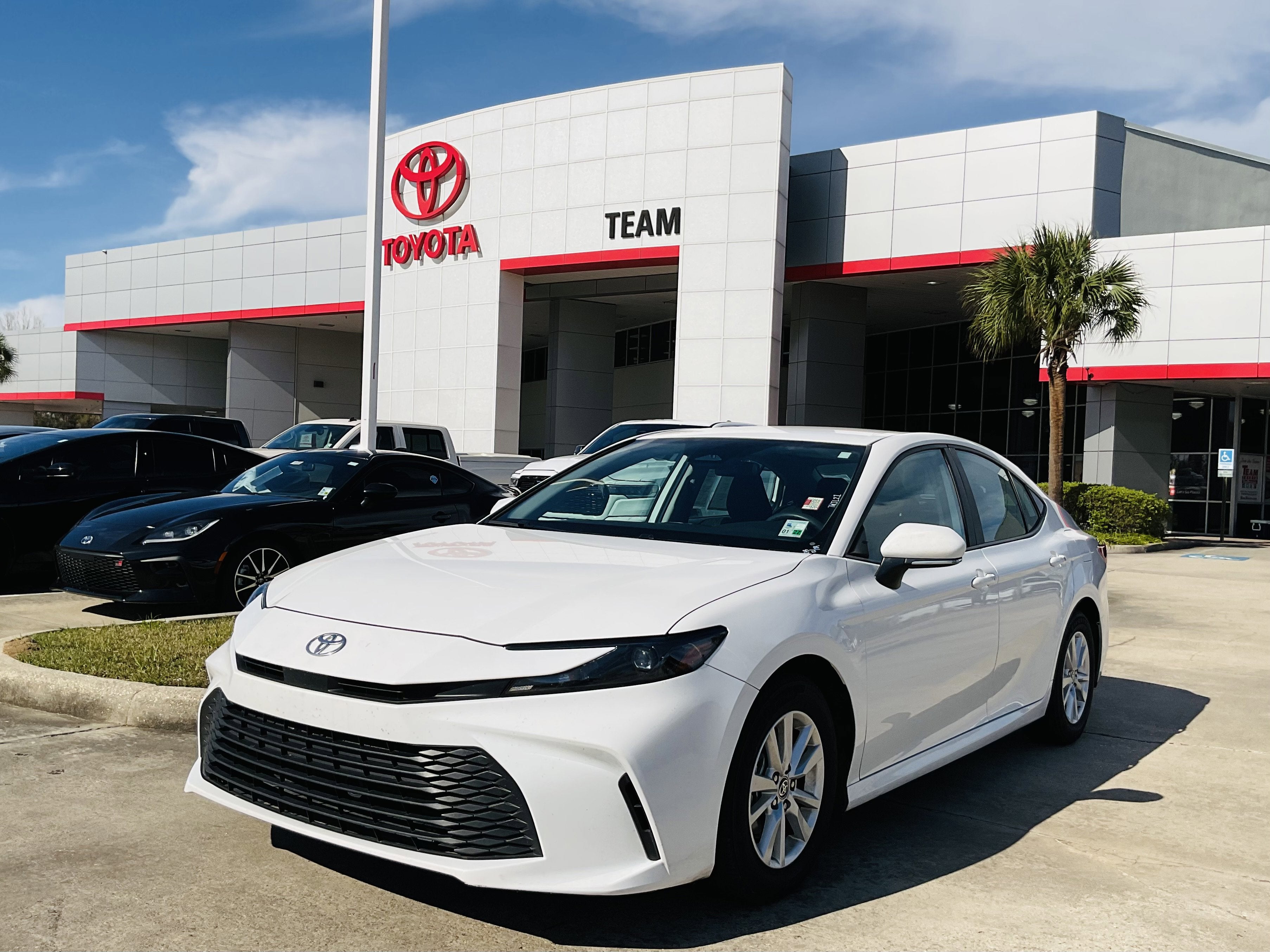 2025 Toyota CAMRY LE